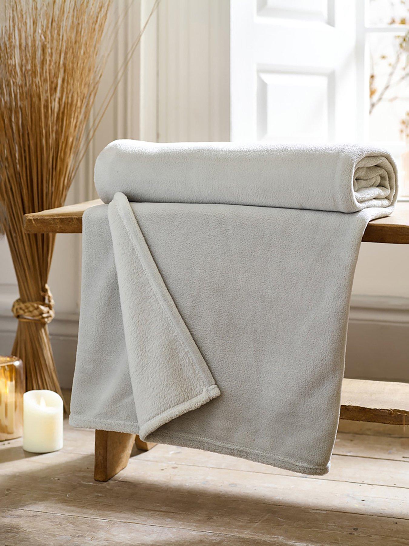 Deyongs Snuggle Touch Throw 140x180cm