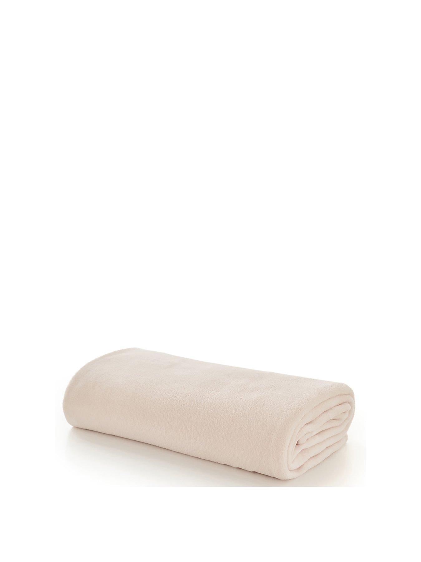 Image 2 of 4 of Deyongs Snuggle Touch Throw 140x180cm