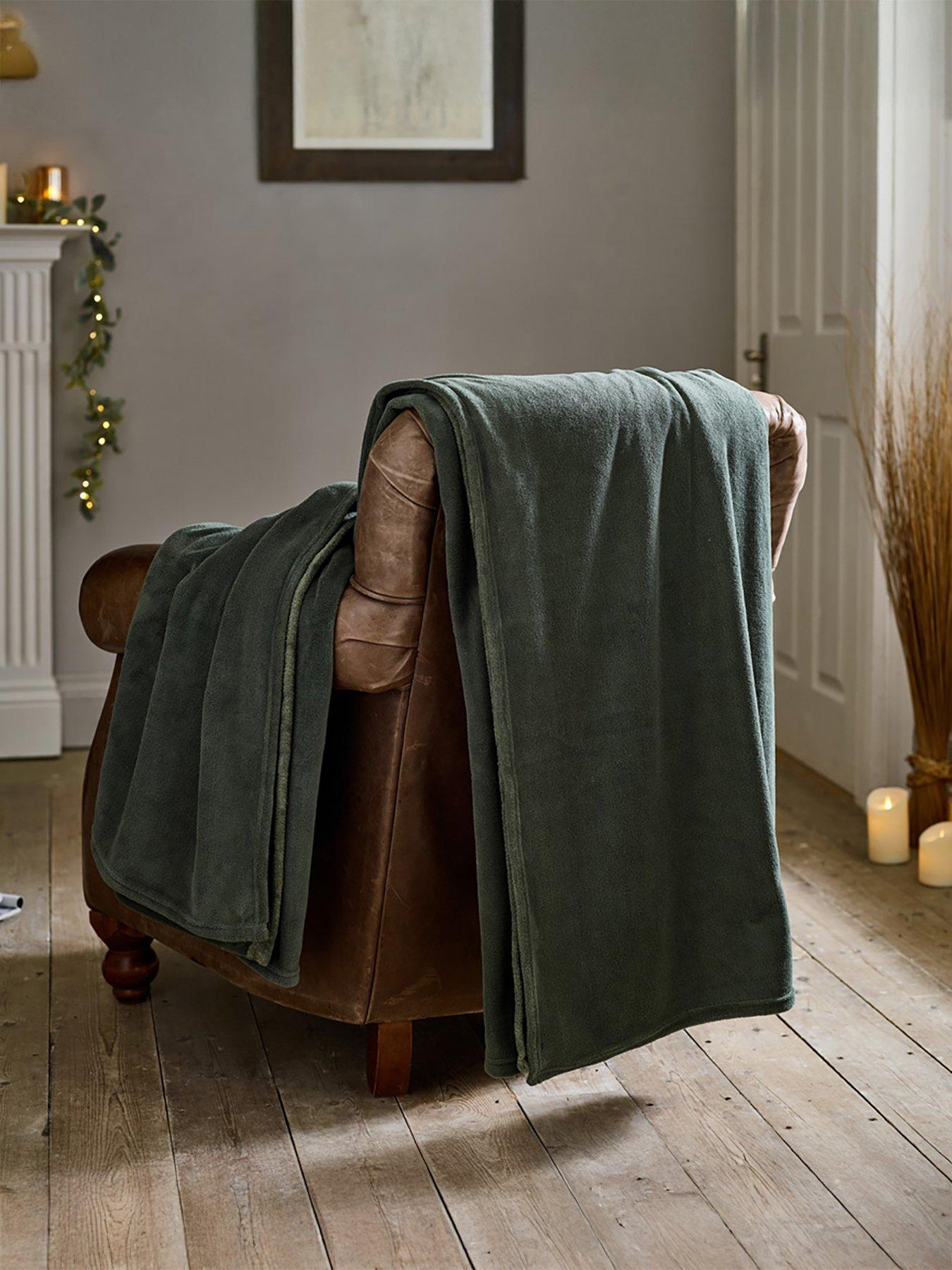 deyongs-the-big-one-fleece-throw-230x270cm
