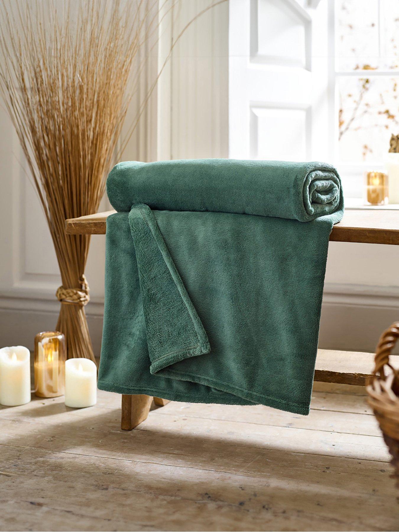 undefined Snuggle Touch Throw Festive 140x180cm