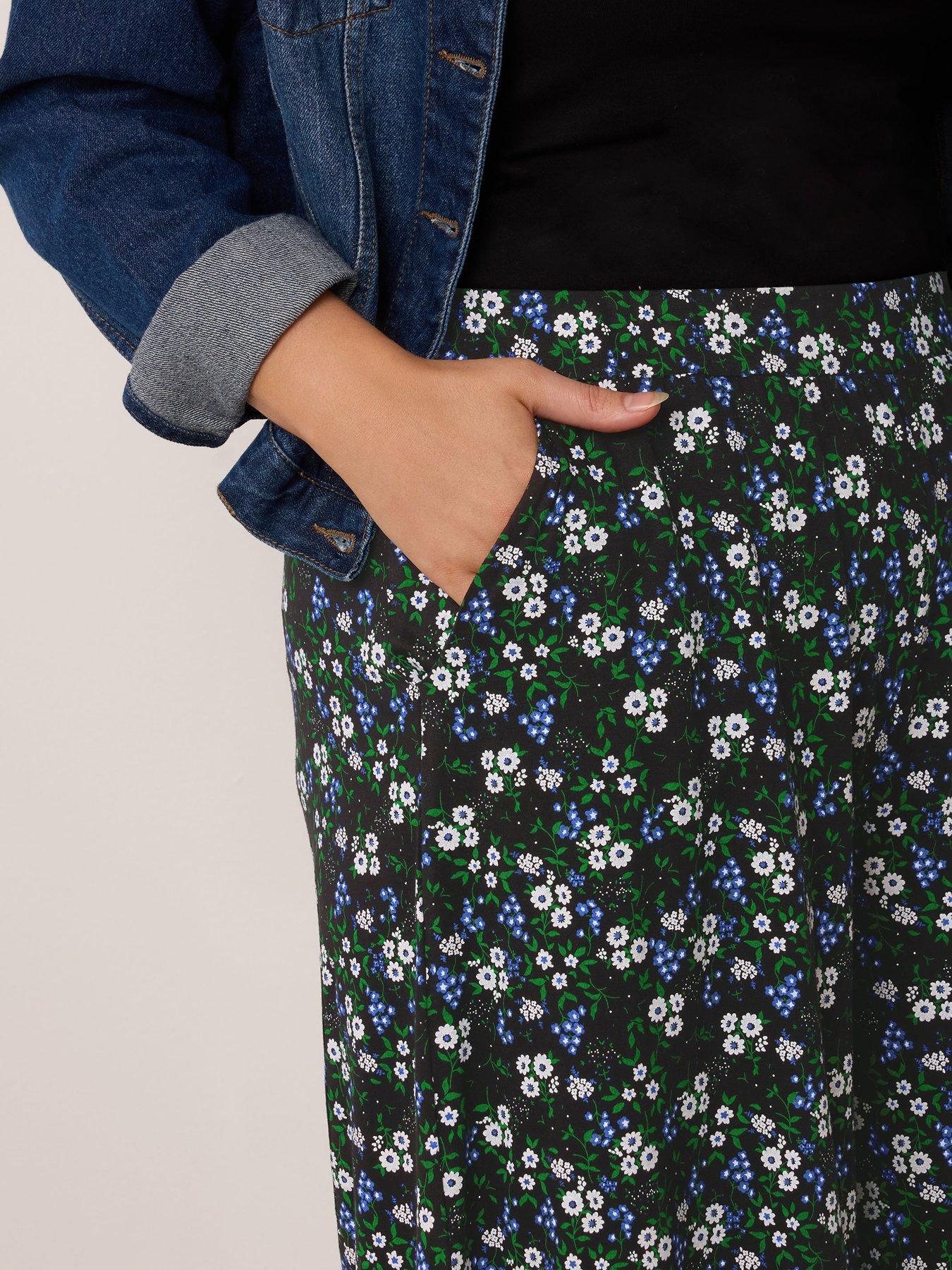 Image 4 of 4 of Yours Curve Floral Midaxi Culotte - Black