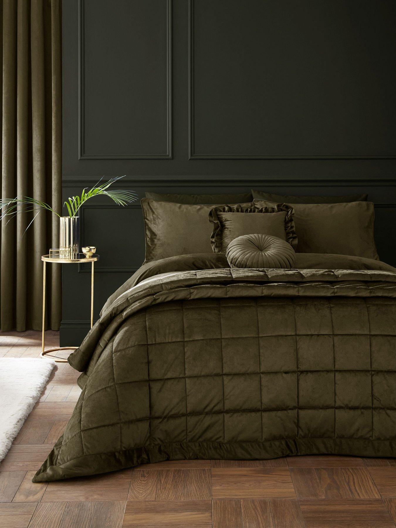 Catherine Lansfield Kingsley Matt Velvet Duvet Set - Olive