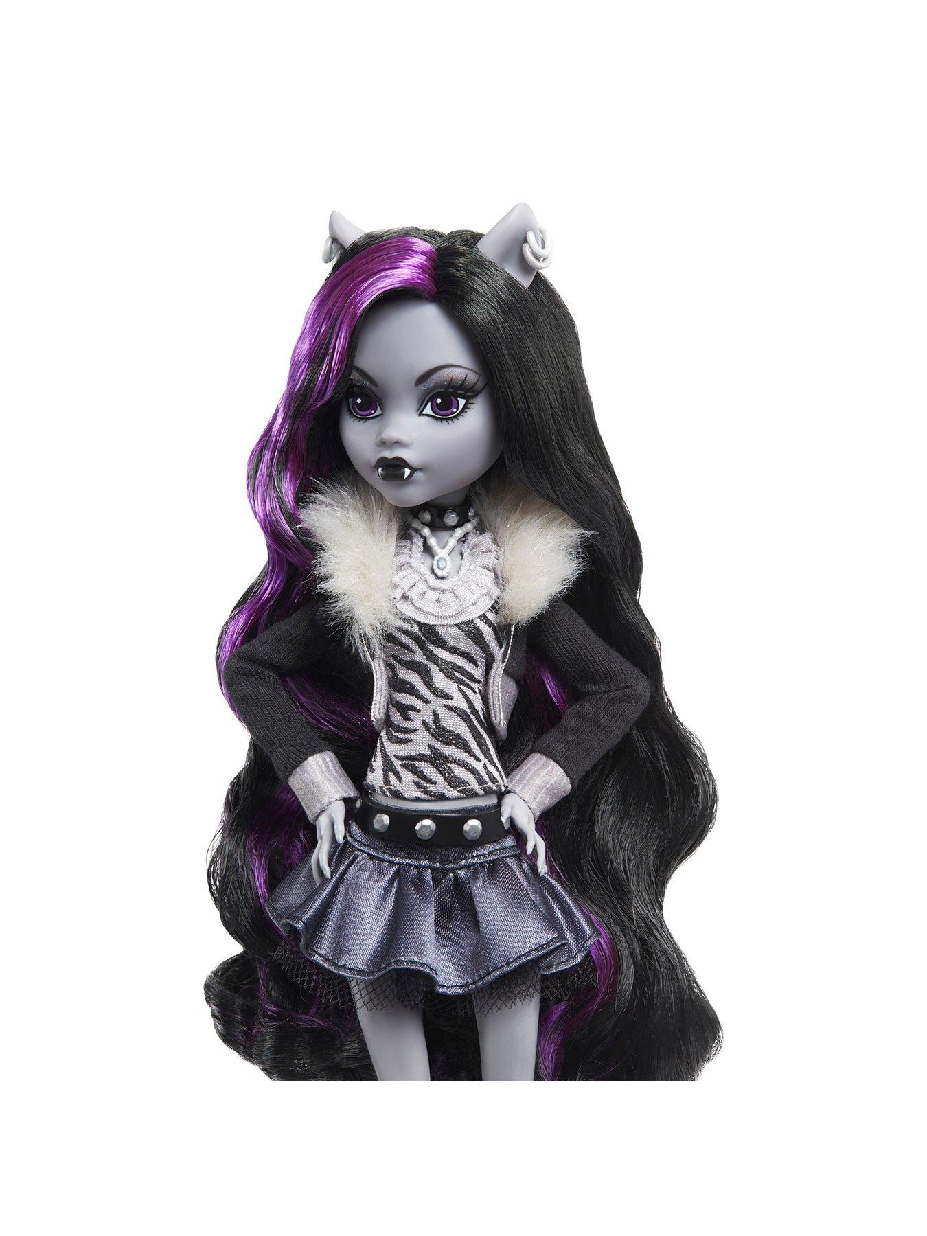 Image 4 of 6 of Monster High Doll Reel Drama Clawdeen Wolf