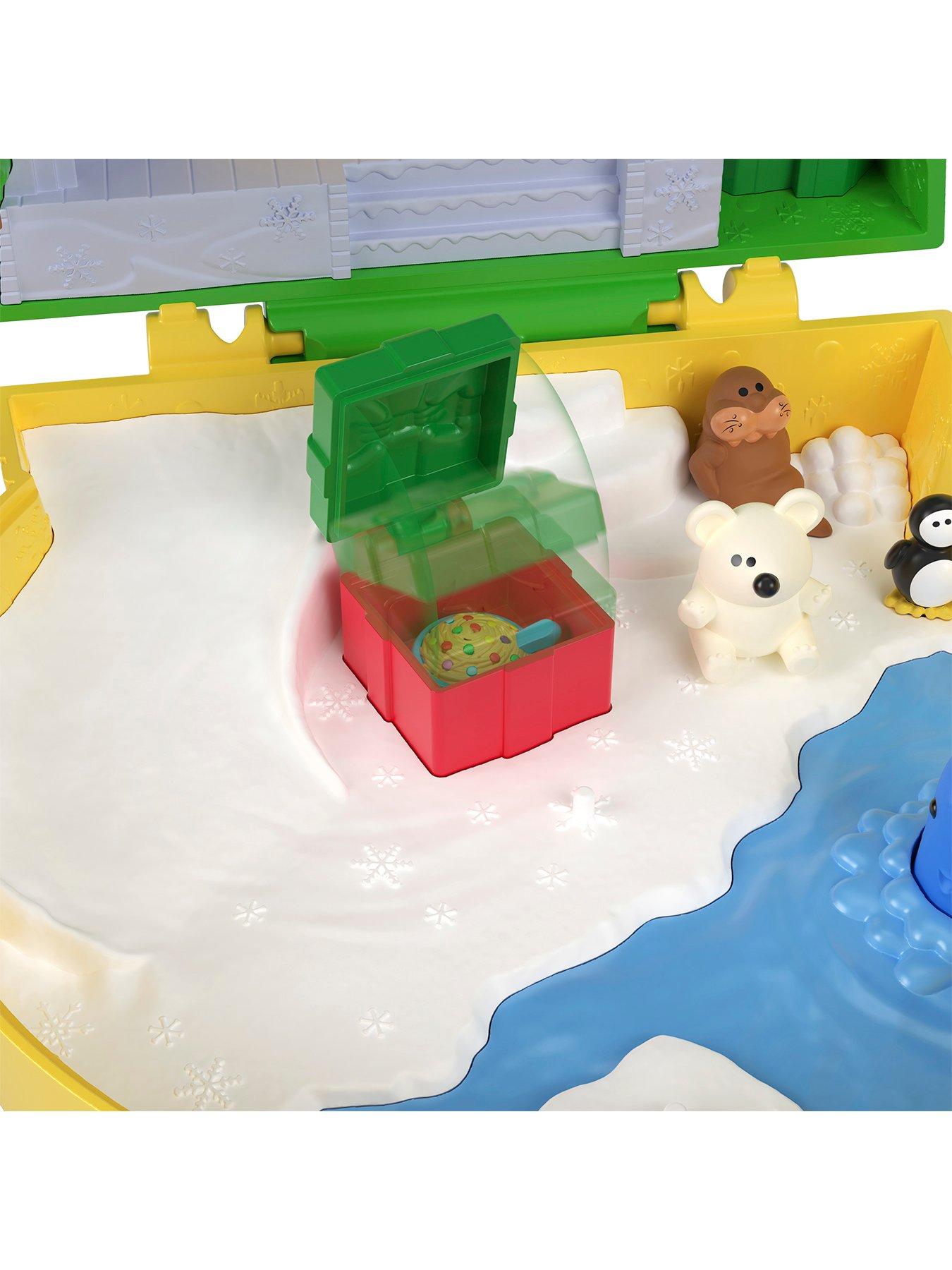  image of polly-pocket-micro-dolls-and-playset-collaboration-elf-compact-with-6-accessories-holiday-theme