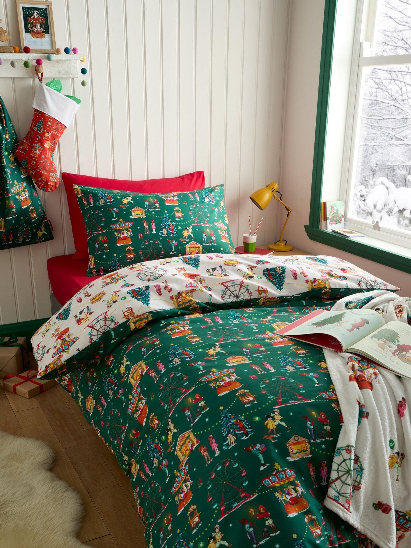 undefined Christmas Fairground Reversible 100% Cotton Duvet Set Green