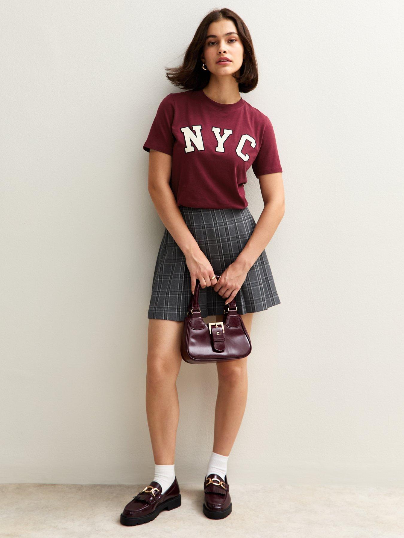 Image 3 of 5 of New Look Burgundy Nyc Print Relaxed T-Shirt - Red