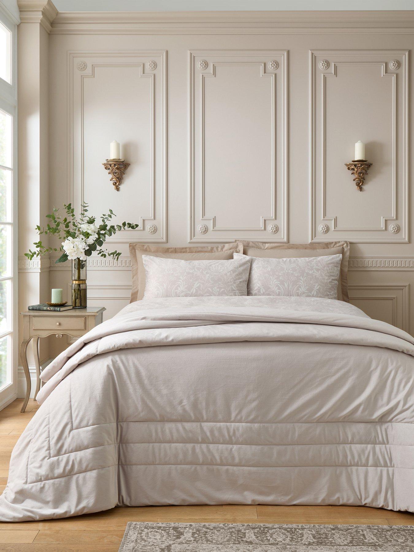 bridgerton-by-catherine-lansfield-regal-velvet-bedspread--220x230cm