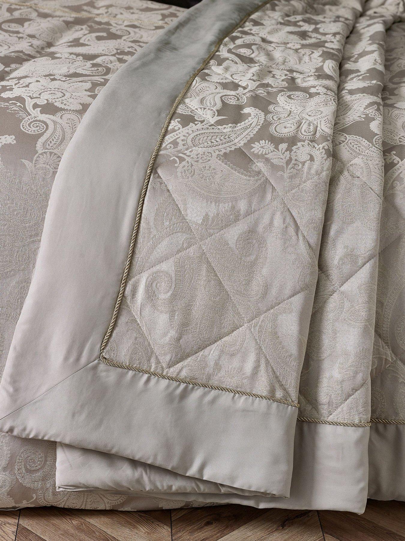 undefined Opulent Jacquard Bedspread- 240x260cm