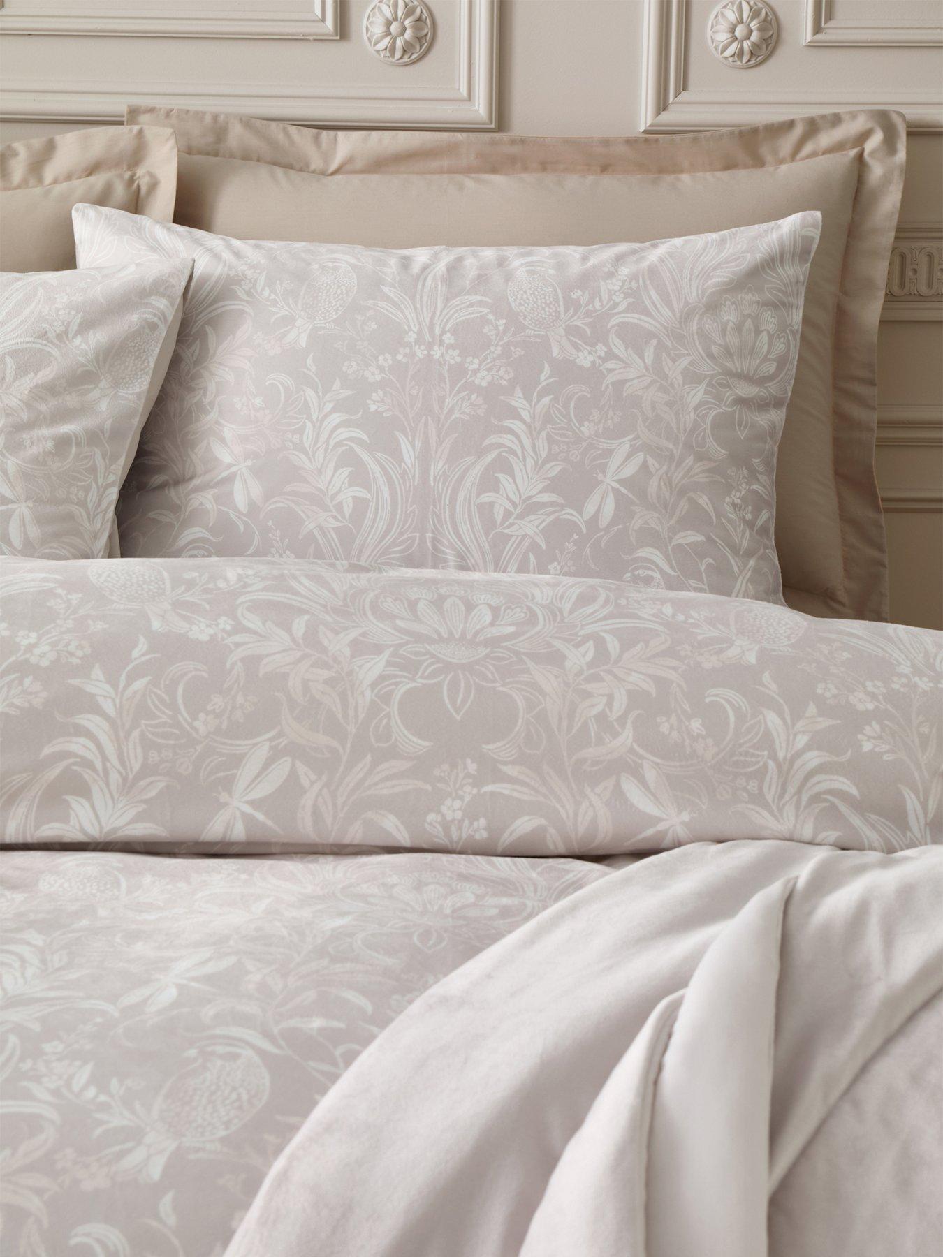 Image 4 of 6 of Bridgerton by Catherine Lansfield Regal Birds Duvet Set- Single