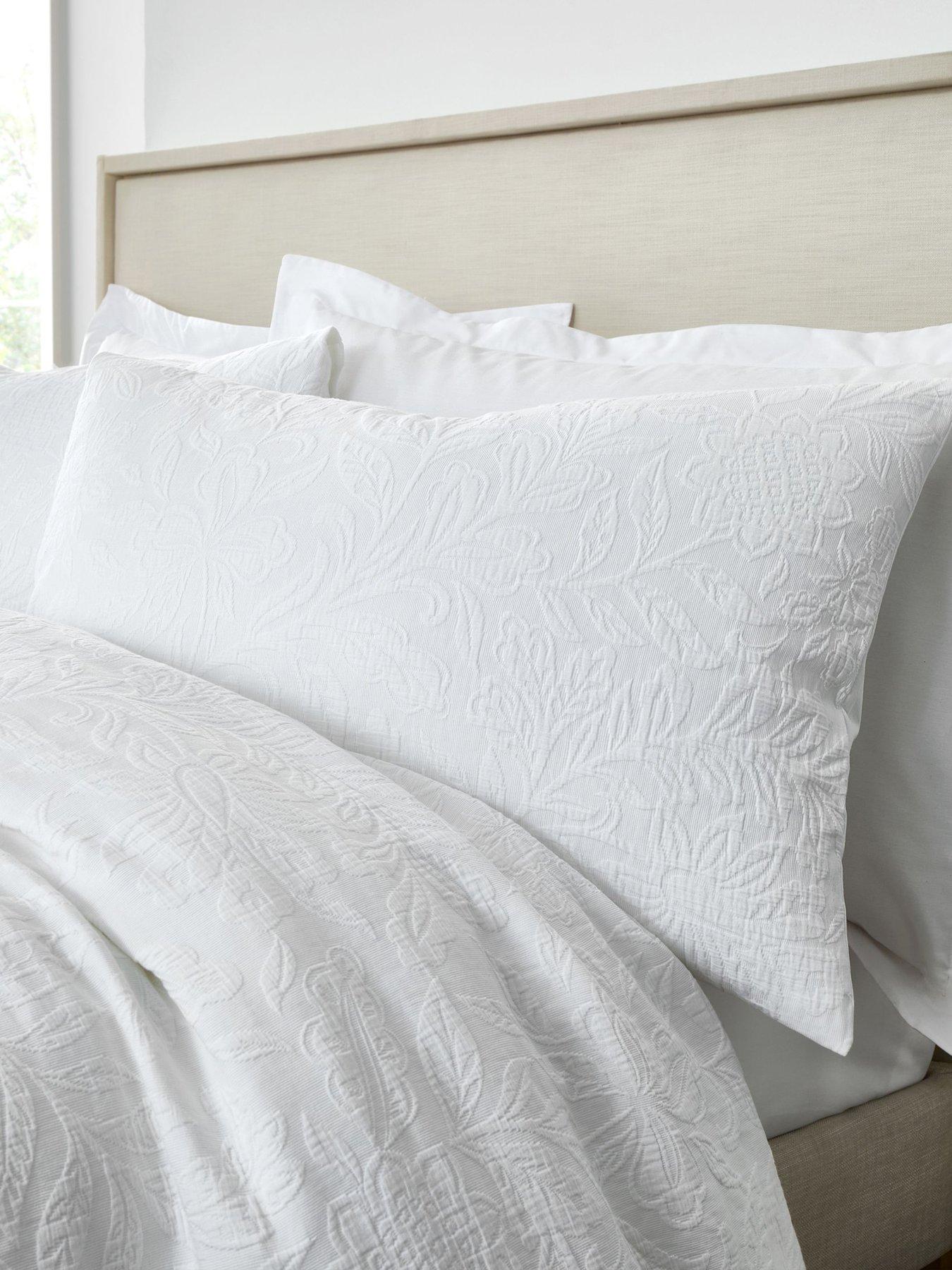 Bianca Fleur Matelassé Jacquard 200 Thread Count Cotton Duvet Set White