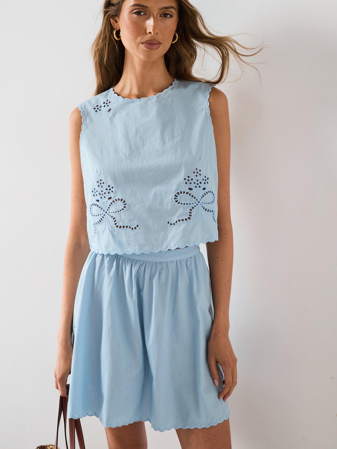 undefined Embroidered Crop Top - Blue