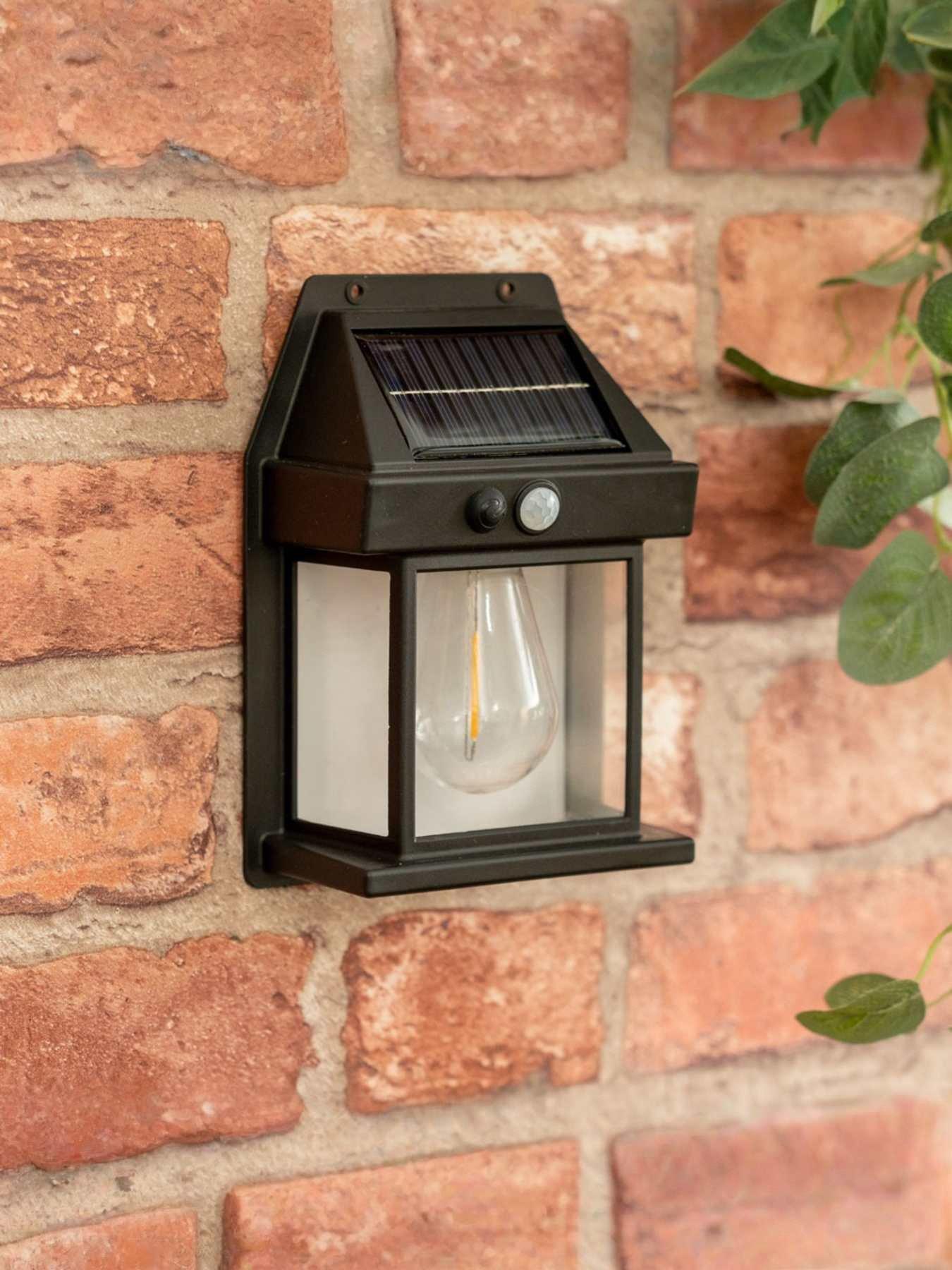 ValueLights PIR Motion Sensor Solar Wall and Fence Lights - Set of 4