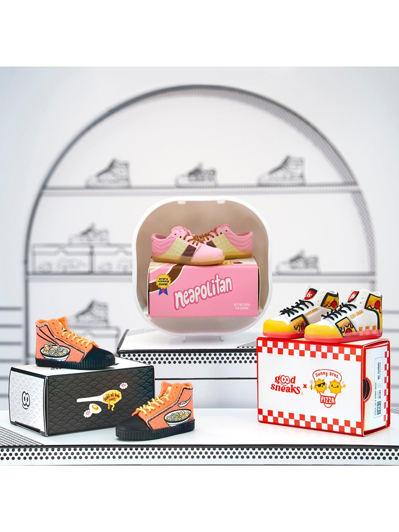 Image 4 of 8 of Mini Verse MGAs Miniverse - Make It Mini Sneakers