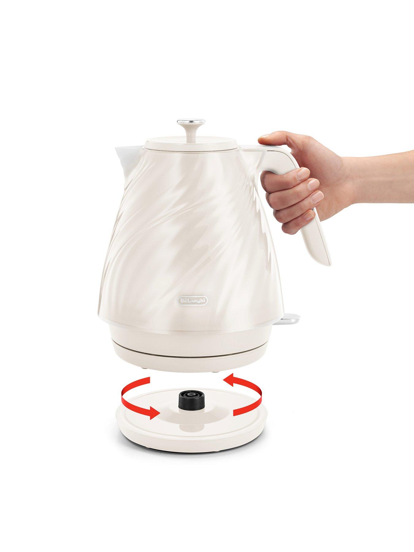  image of delonghi-ballerina-seta-kettle-cream