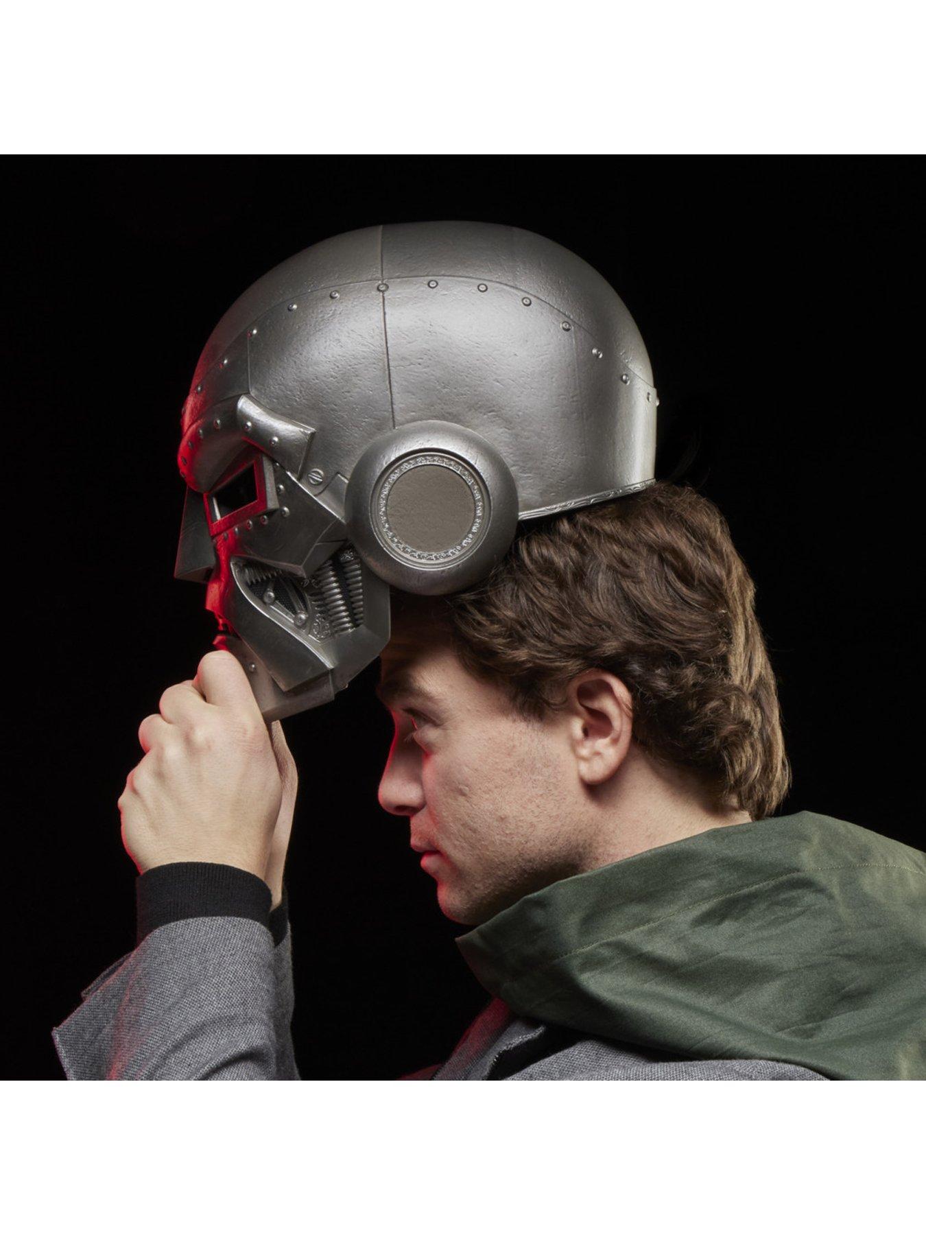 Image 5 of 7 of Marvel F4 Legends Premium Role Play