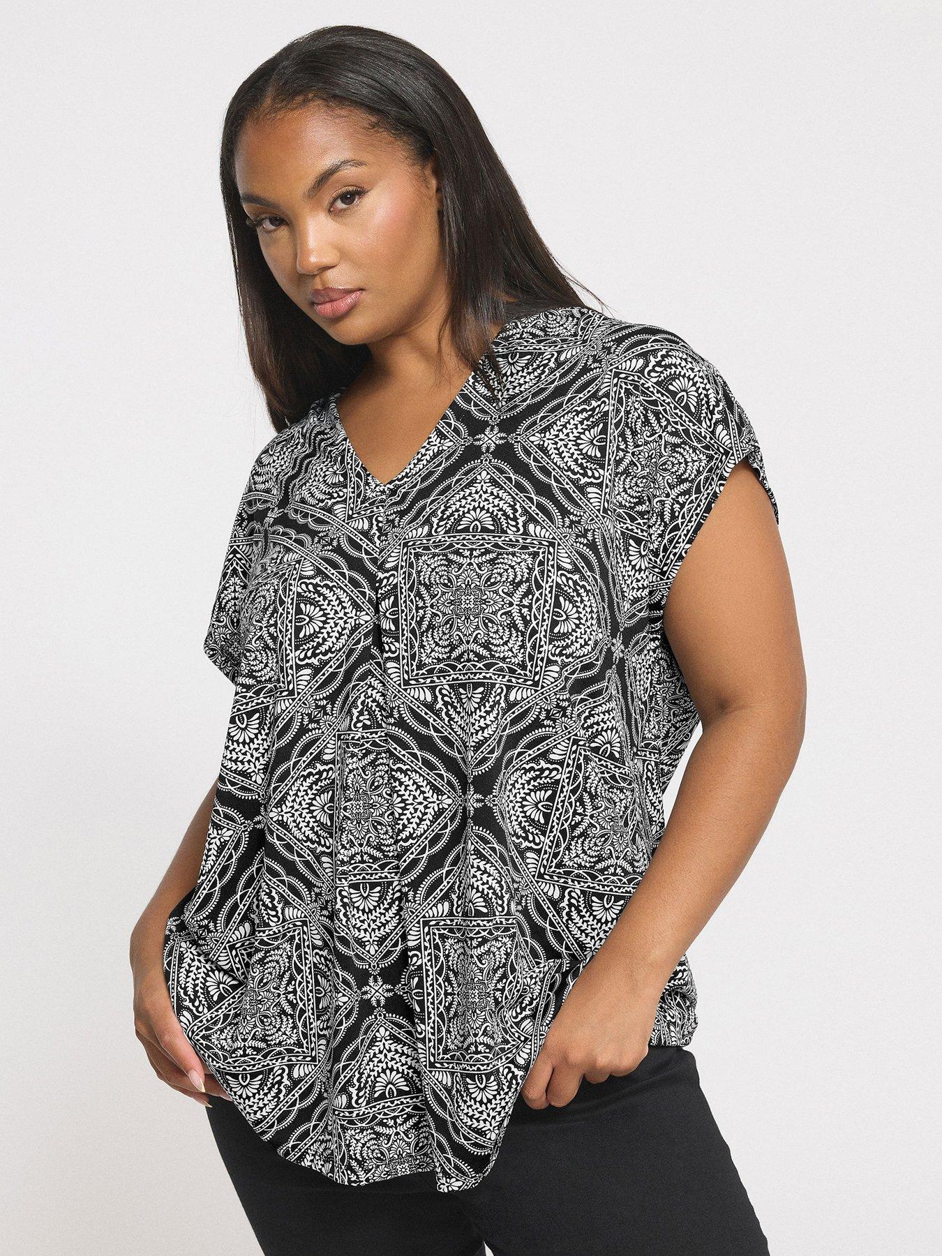 undefined Curve Crepe Pleat Front Top - Black