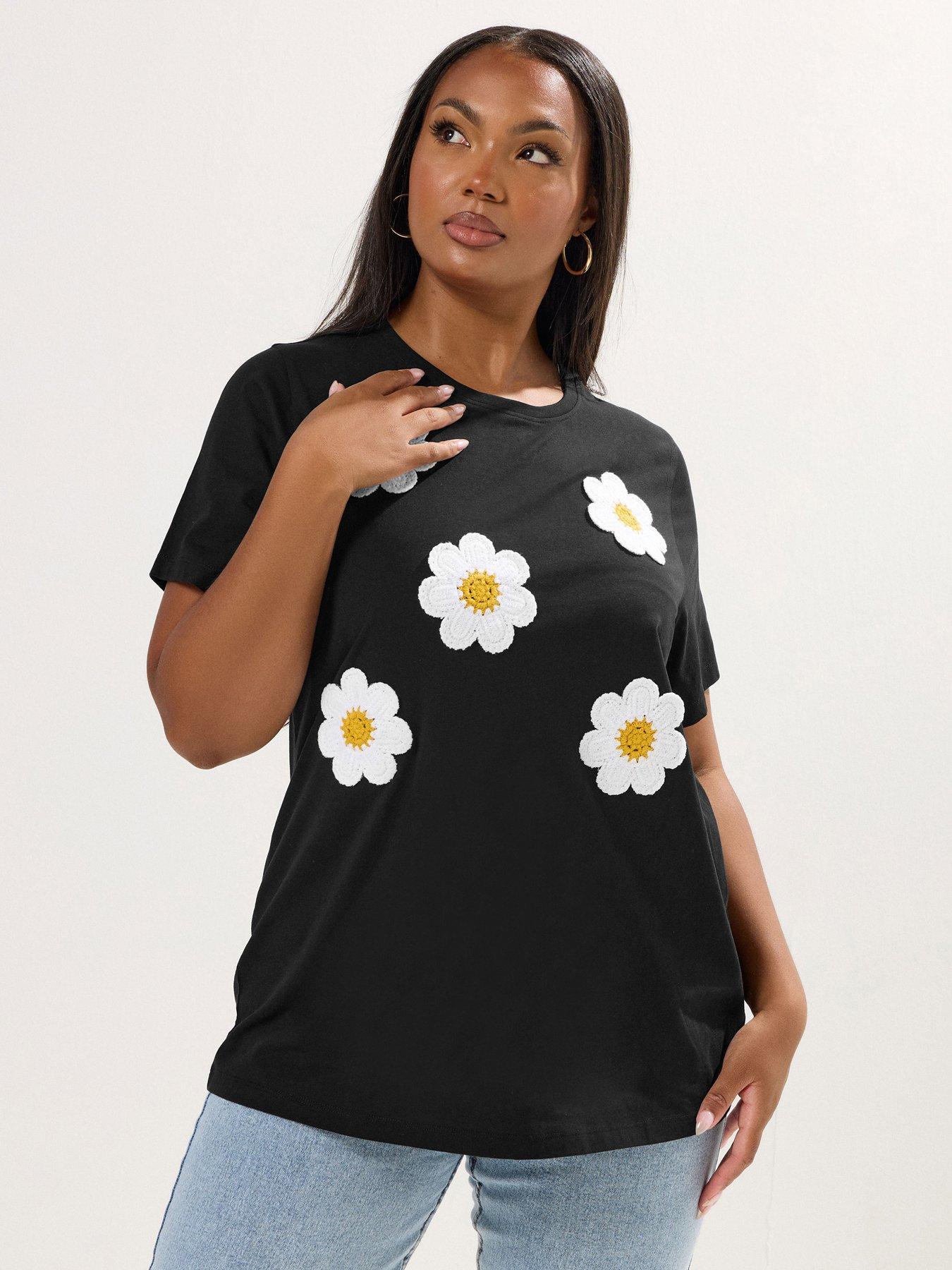 undefined Curve Applique Daisy T-Shirt - Black
