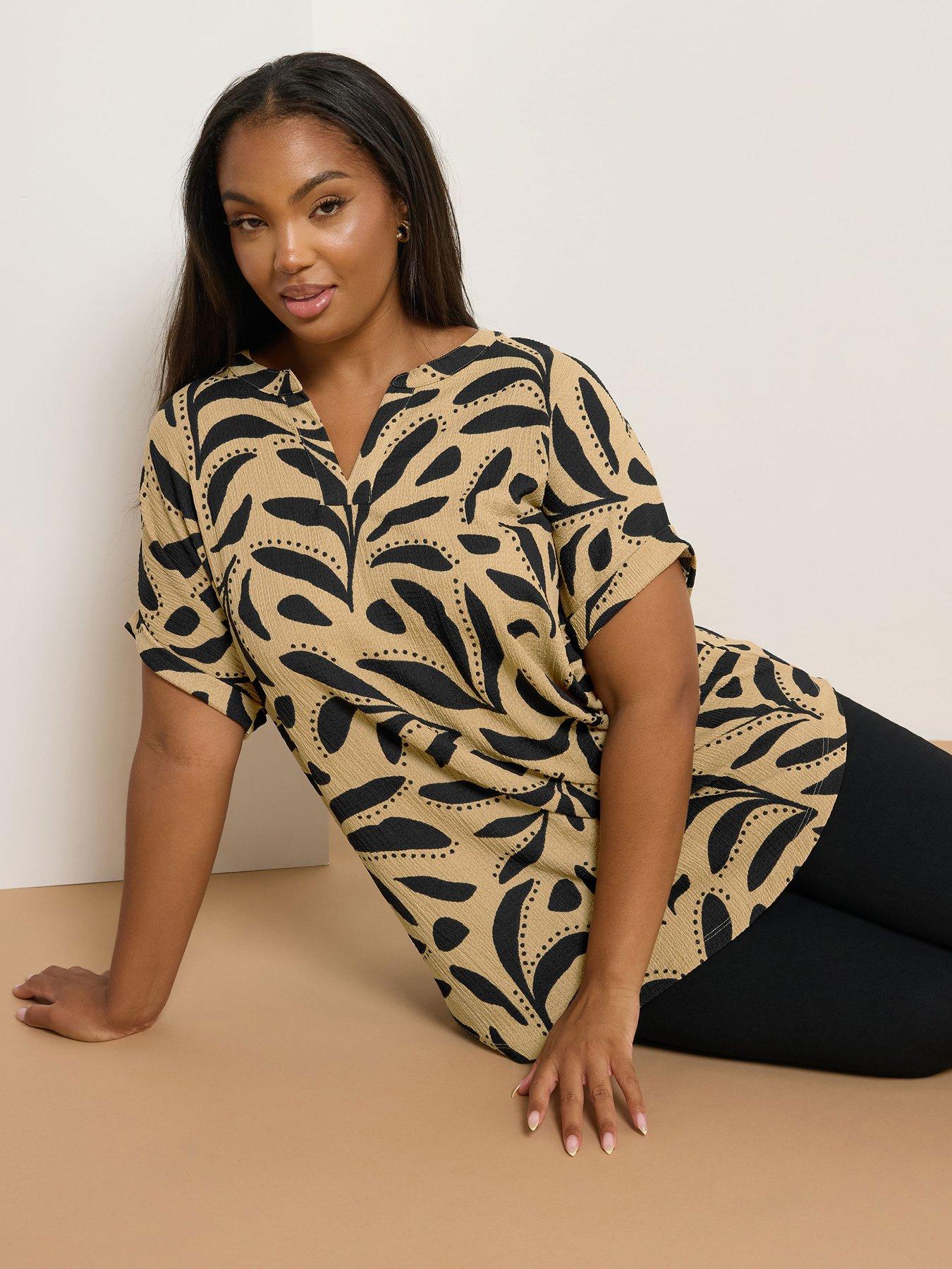 undefined Curve Notch Neck Texture Top - Natural