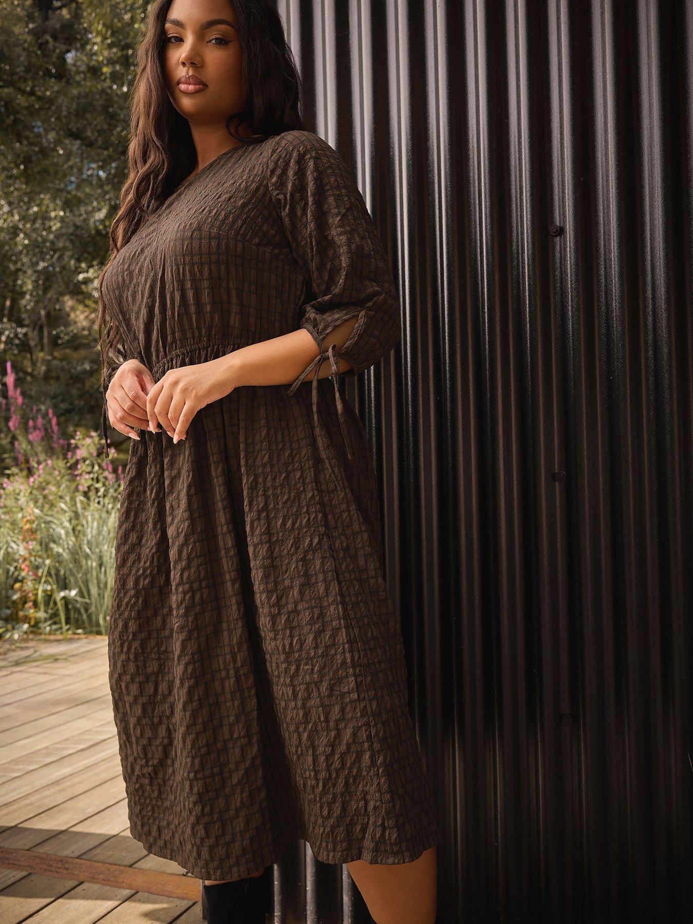Image 1 of 4 of Yours Curve 3/4 Tie Sleeve Midaxi Dress - Brown