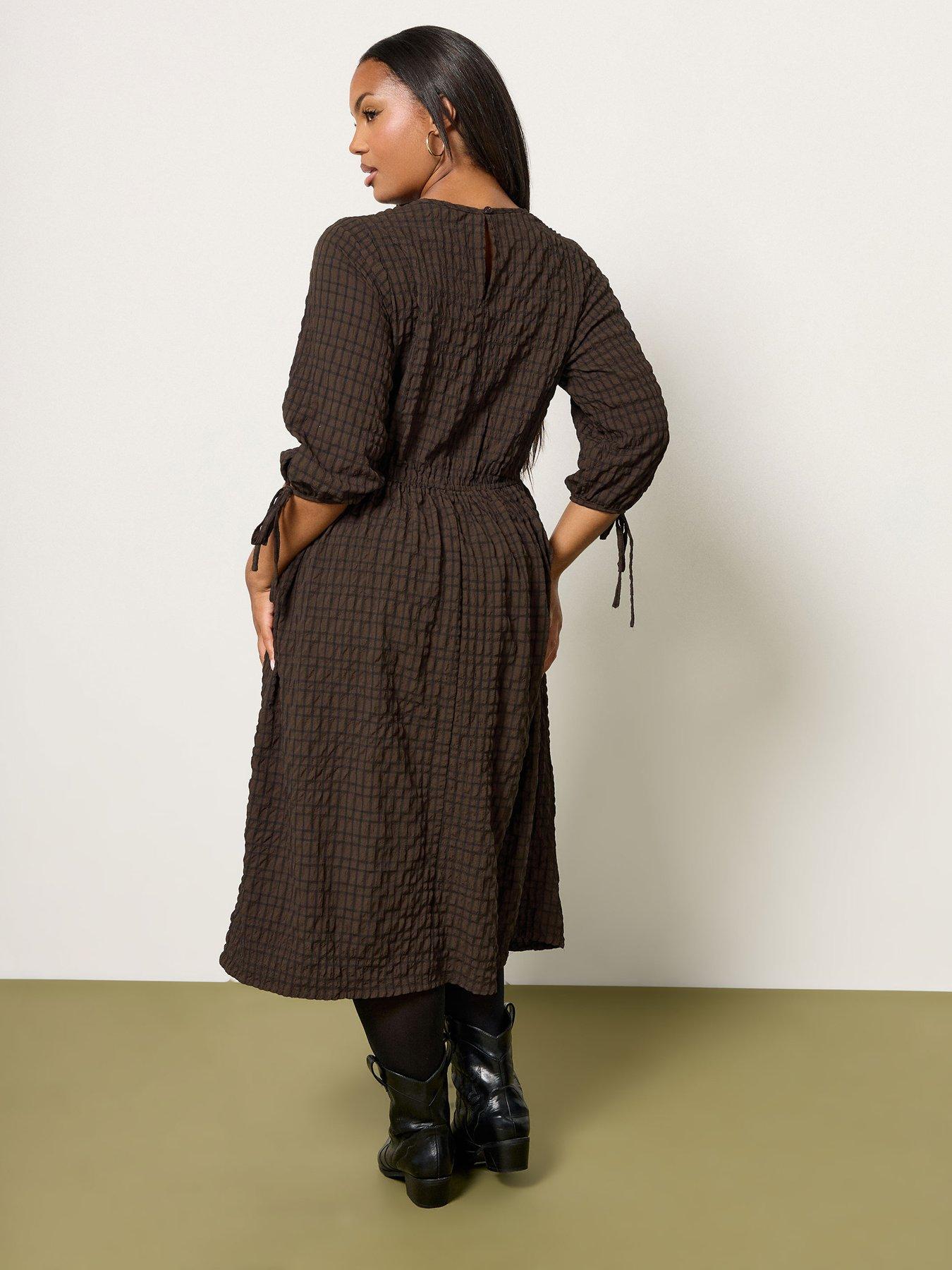 Image 2 of 4 of Yours Curve 3/4 Tie Sleeve Midaxi Dress - Brown