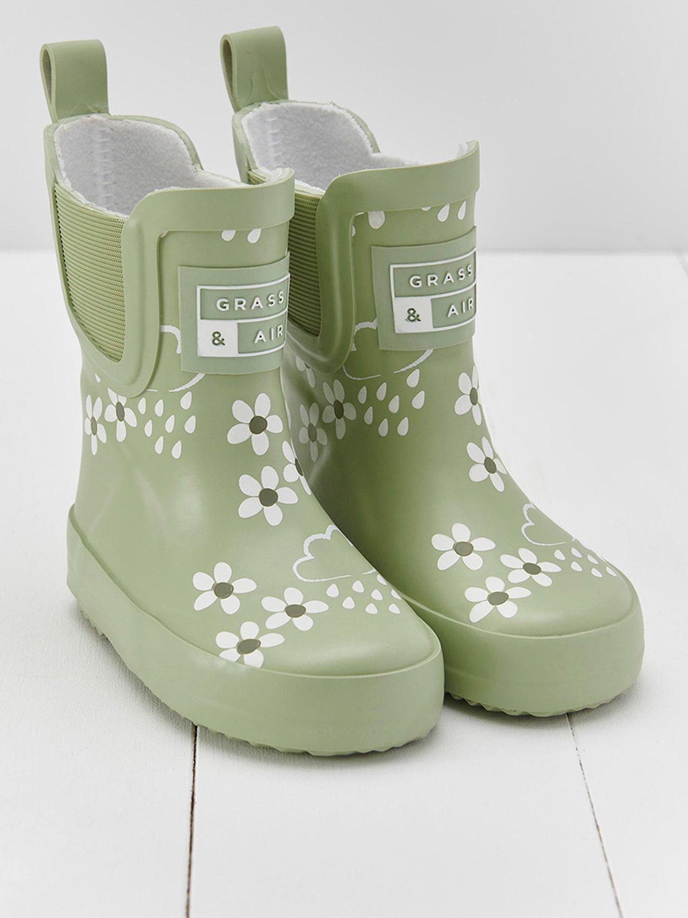 Image 2 of 4 of Grass & Air Infant/ Junior Floral Shorty Colour-Revealing Winter Wellies - Green