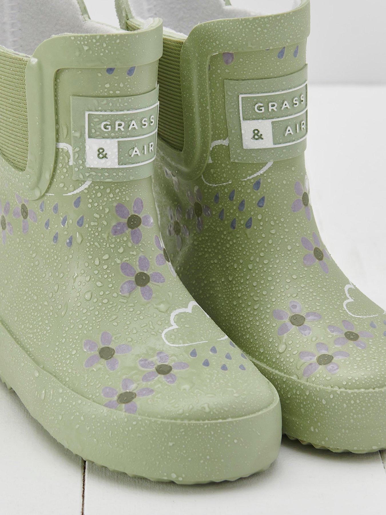 Image 4 of 4 of Grass & Air Infant/ Junior Floral Shorty Colour-Revealing Winter Wellies - Green