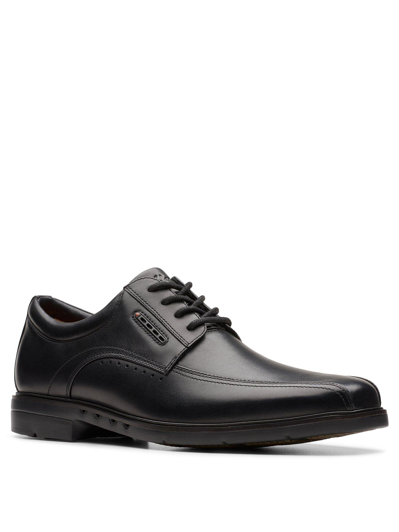 Image 2 of 7 of Clarks Un Kendric Way Leather Lace Up Oxford Shoes - Black