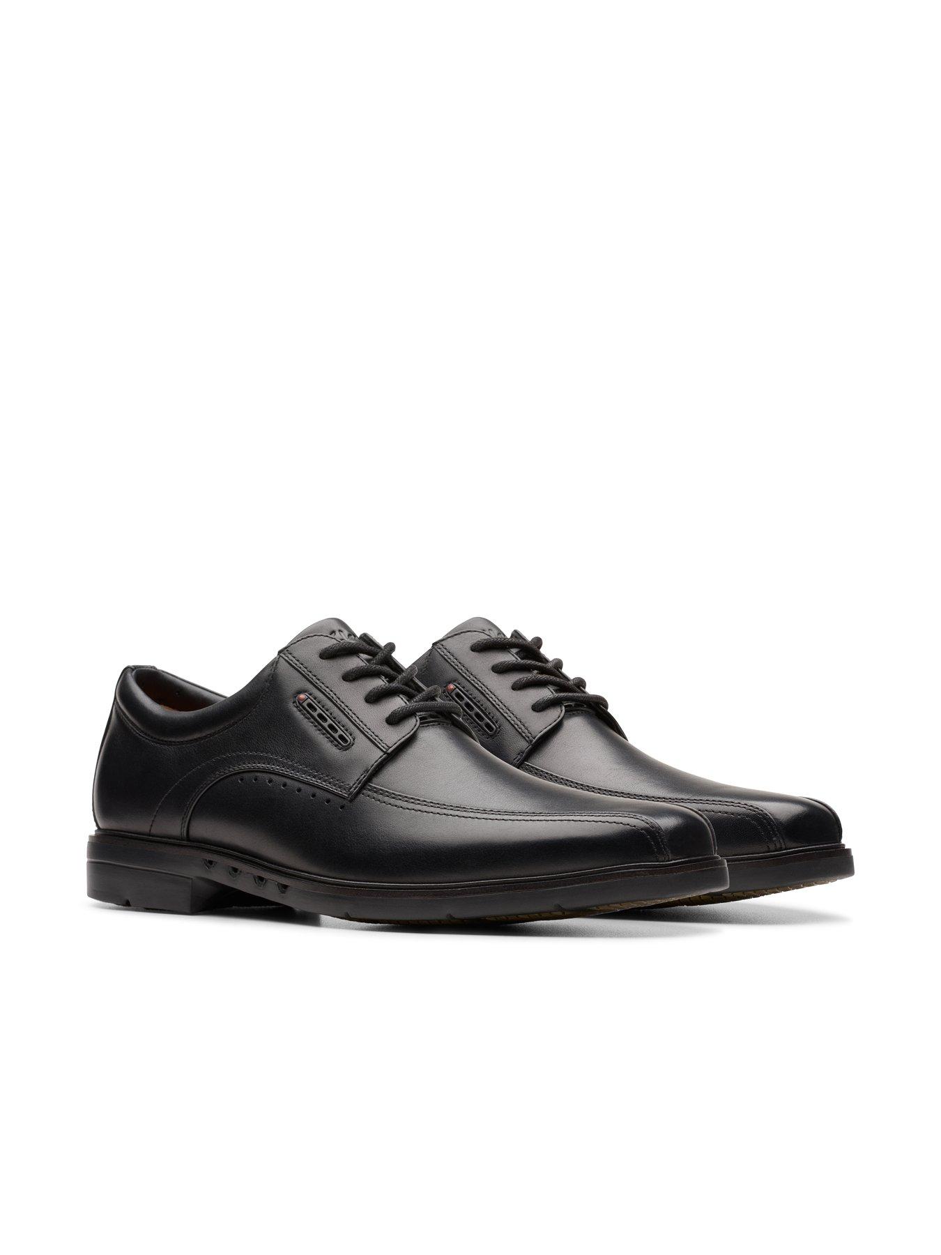 Image 6 of 7 of Clarks Un Kendric Way Leather Lace Up Oxford Shoes - Black