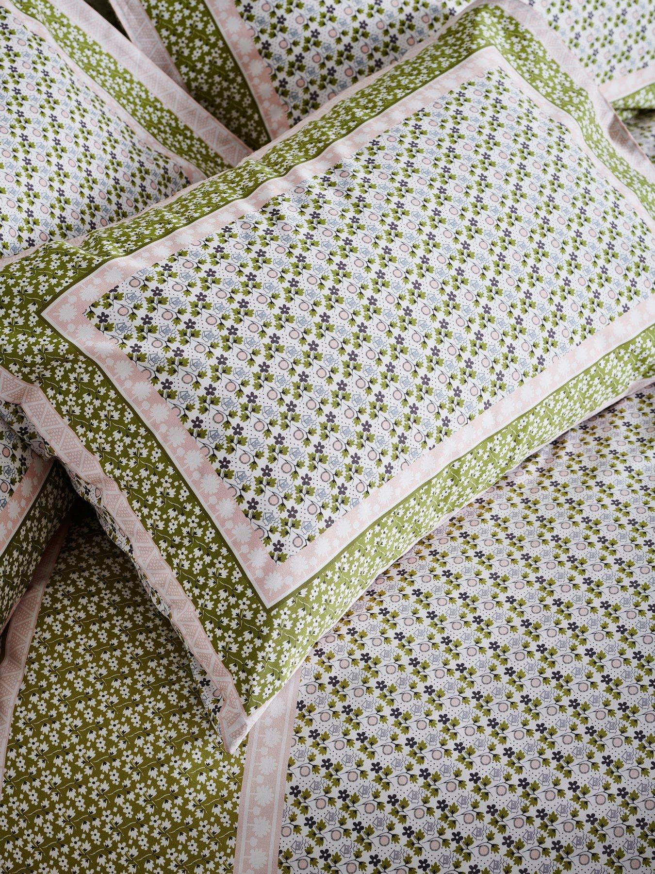 Image 3 of 7 of Cath Kidston Scarf Duvet Set Double
