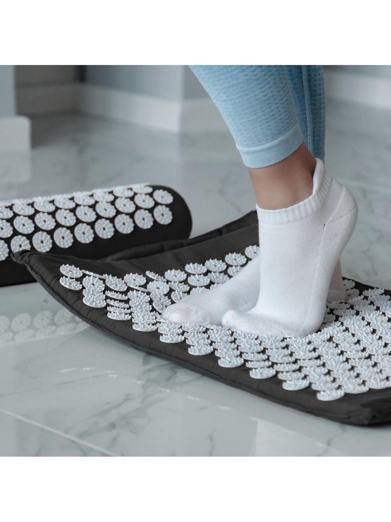 Image 4 of 7 of Sharper Image Acupressure Mat Set with Bag