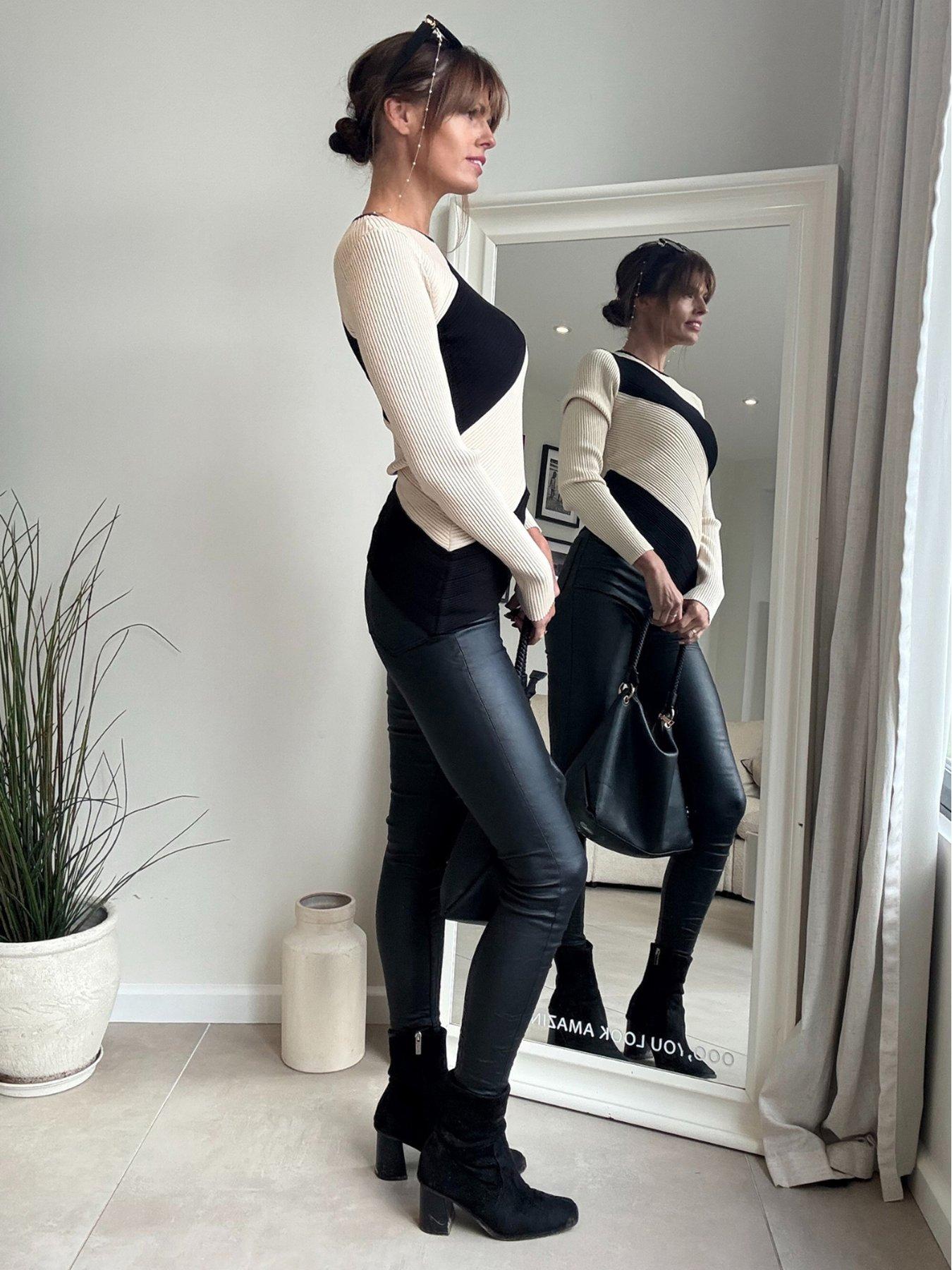 Image 4 of 5 of Style Cheat MONO ABSTRACT KNIT TOP