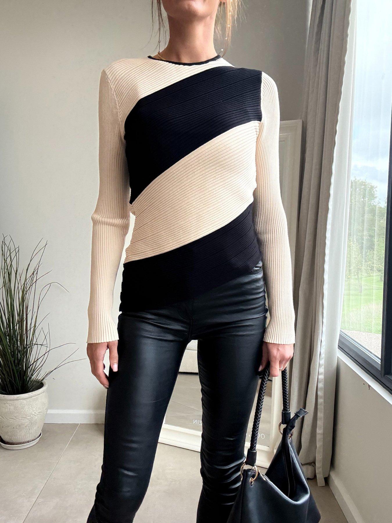 Image 5 of 5 of Style Cheat MONO ABSTRACT KNIT TOP