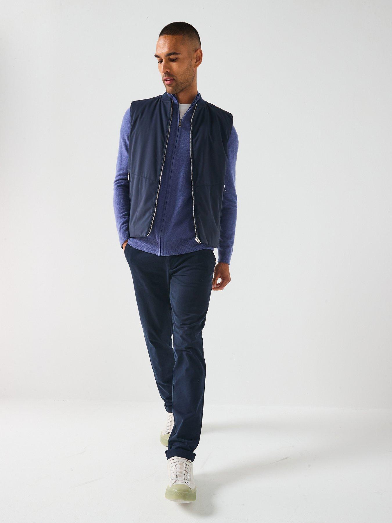 Image 3 of 6 of Lyle & Scott Quilted Shell Gilet- Navy