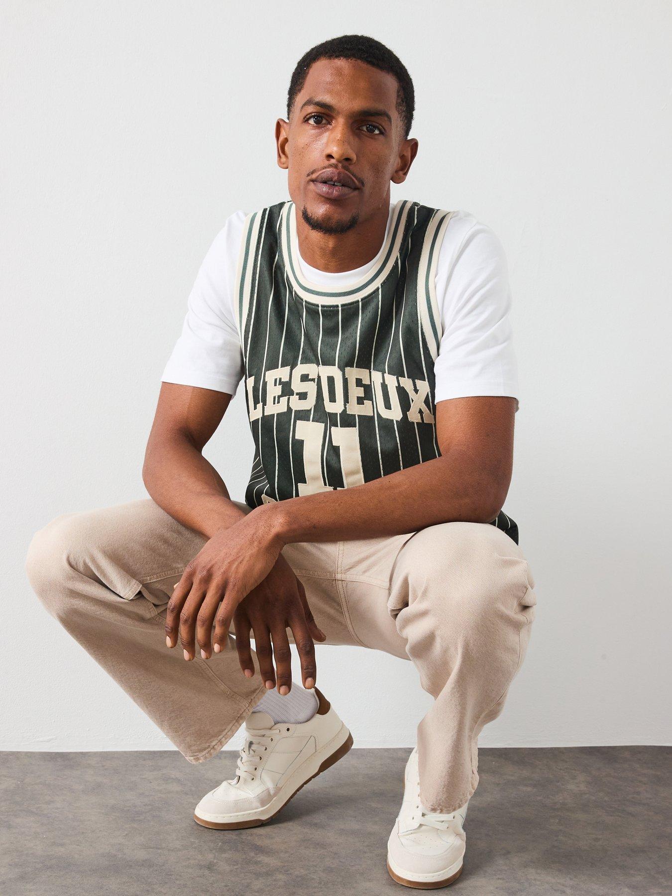  image of les-deux-silas-mesh-vest-light-green