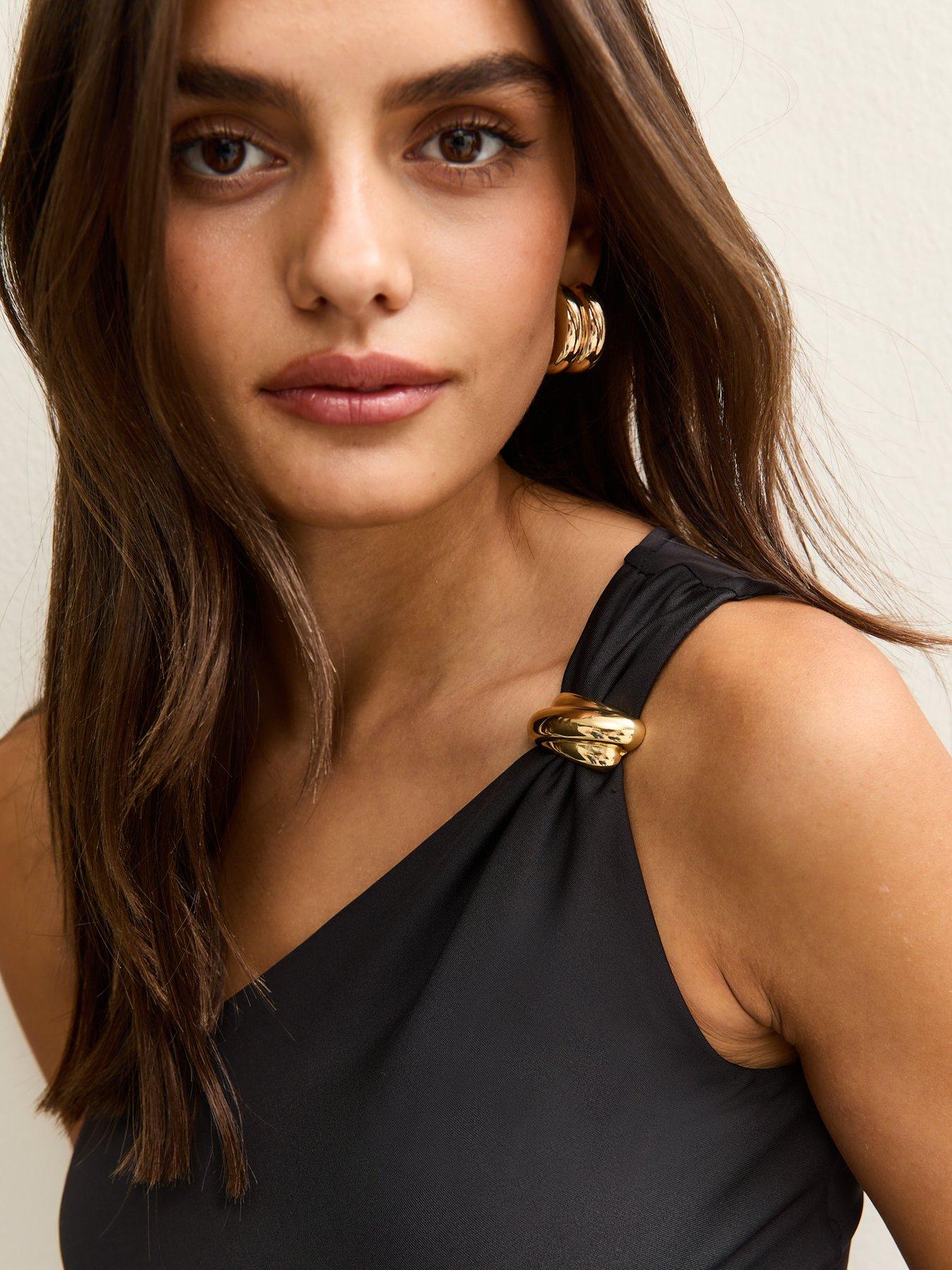 Image 4 of 5 of New Look Gold Ring Ruched One Shoulder Top - Black