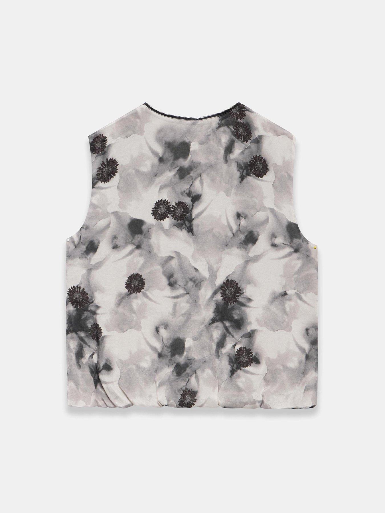 Image 6 of 6 of Mint Velvet Abstract Print Zip Top - Grey