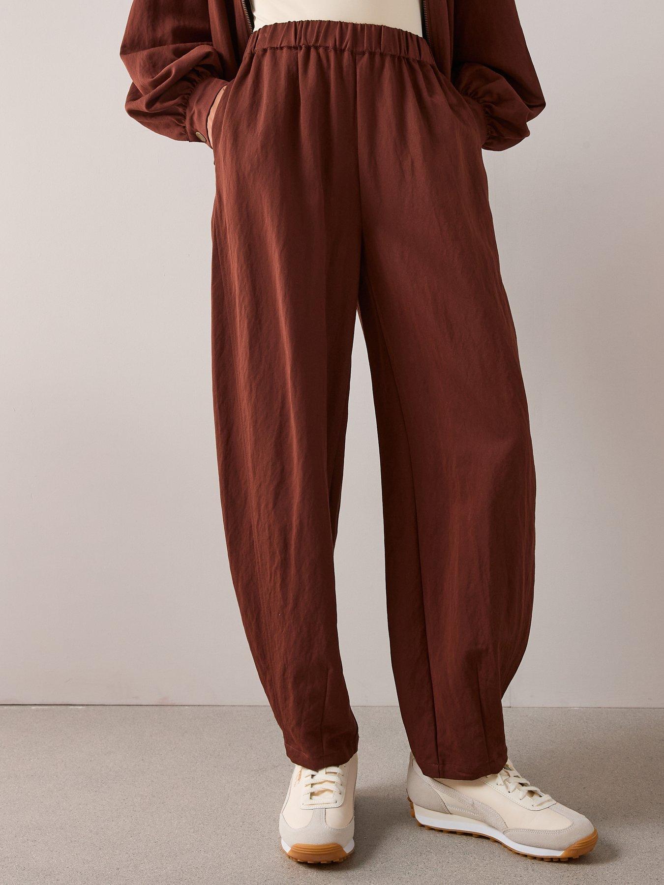 Image 5 of 6 of The Very Collection Barrel Leg Jogger&nbsp; - Brown