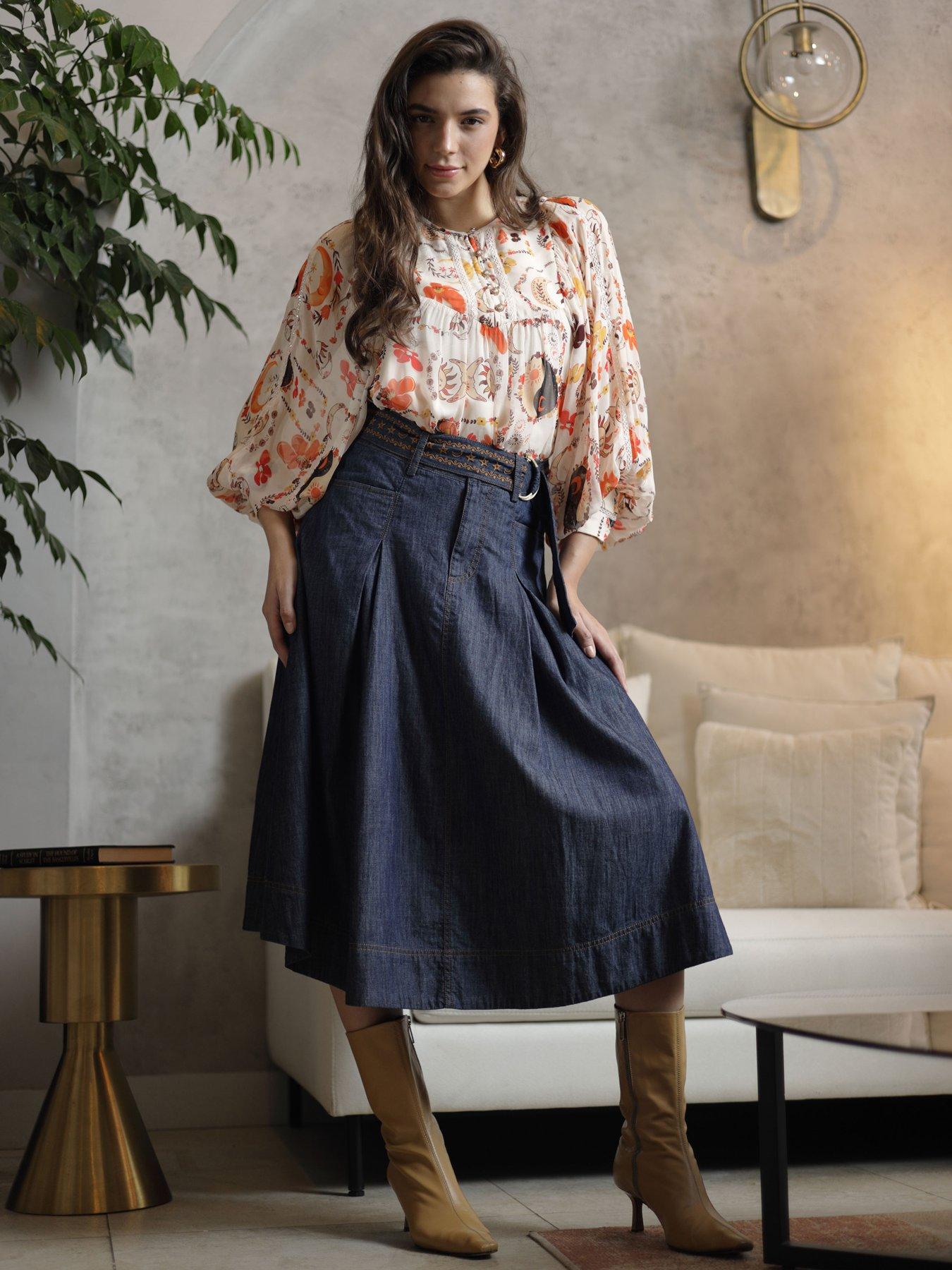 Image 3 of 5 of Emily Lovelock Metallic Print Blouse