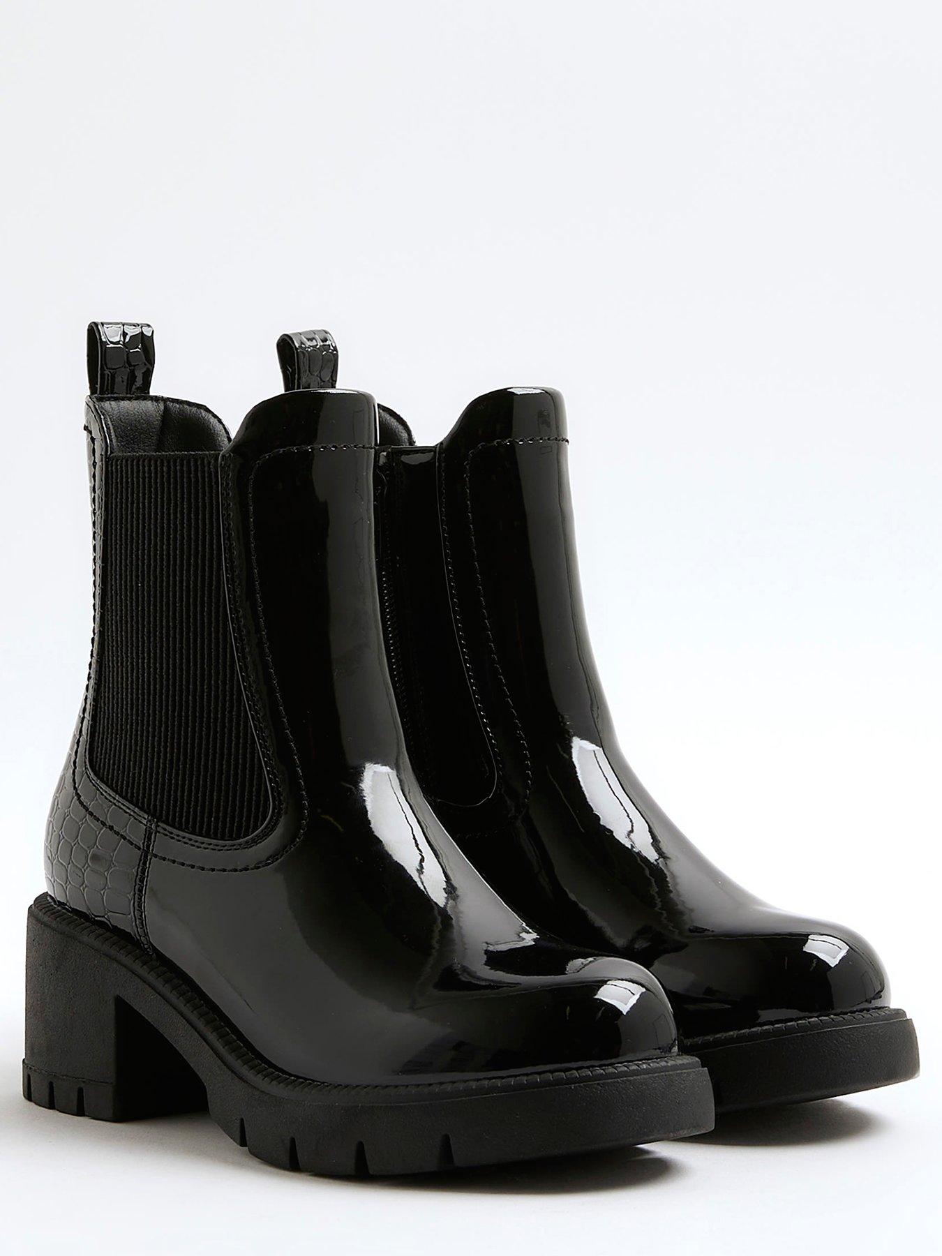 Image 4 of 5 of River Island Older Girls Patent Heart Heeled Chelsea Boots - Black