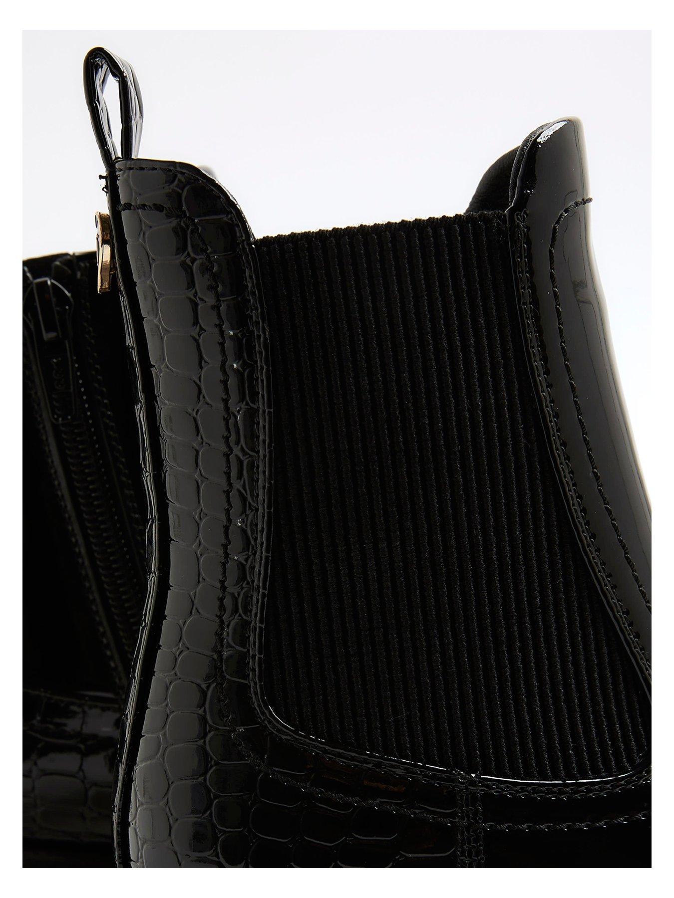 Image 5 of 5 of River Island Older Girls Patent Heart Heeled Chelsea Boots - Black