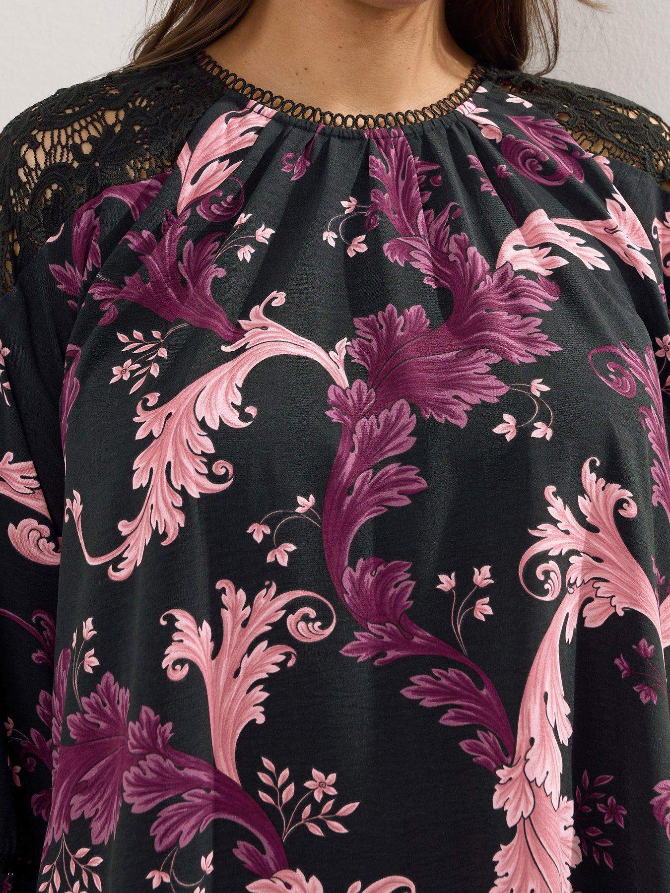 Image 4 of 4 of Yours Curve Lace Raglan Blouse - Black