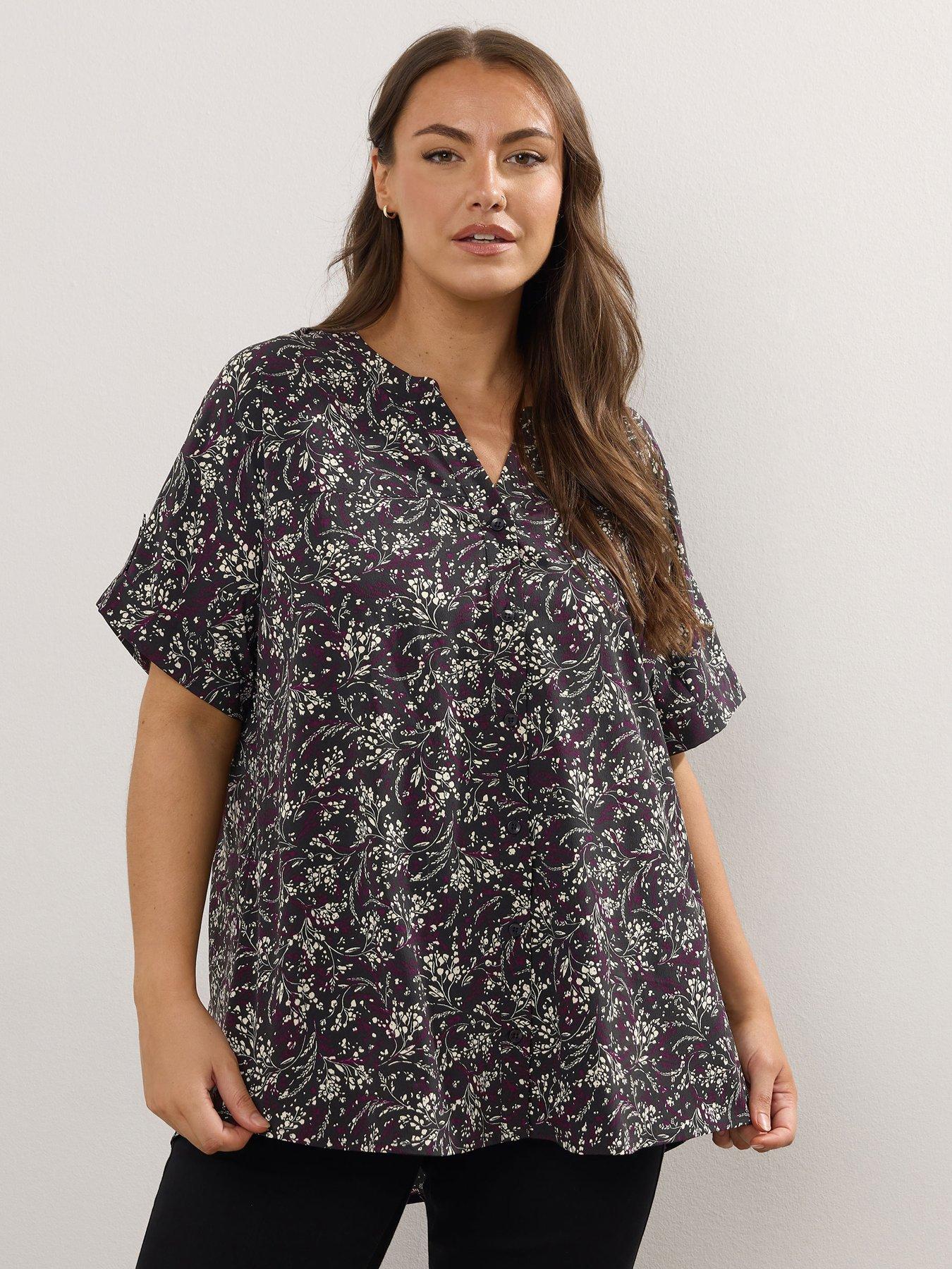 undefined Curve Short Sleeve Notch Neck Top - Black