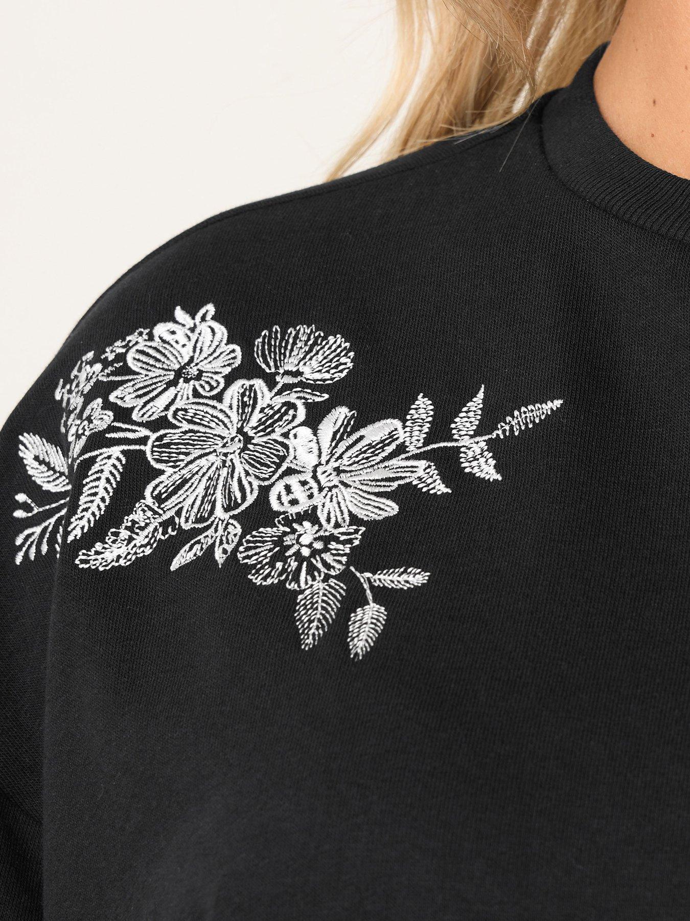 Image 5 of 6 of Yours Curve Embroidered Sweatshirt - Black