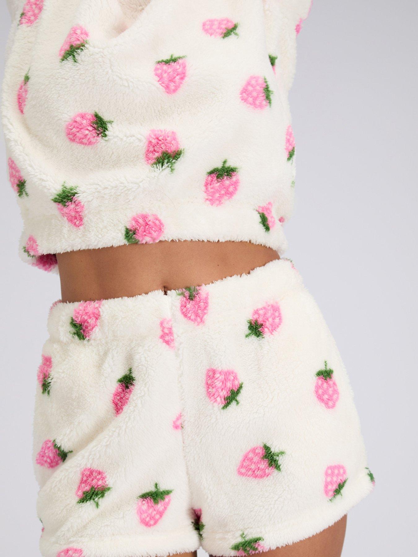  image of boux-avenue-strawberry-borg-lounge-set-white