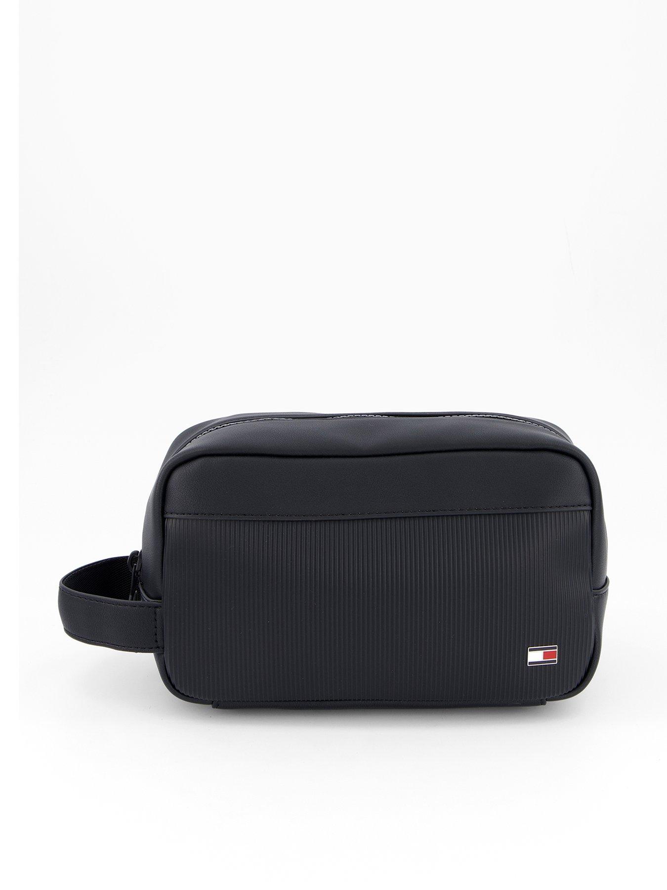 front image of tommy-hilfiger-flag-washbag-black