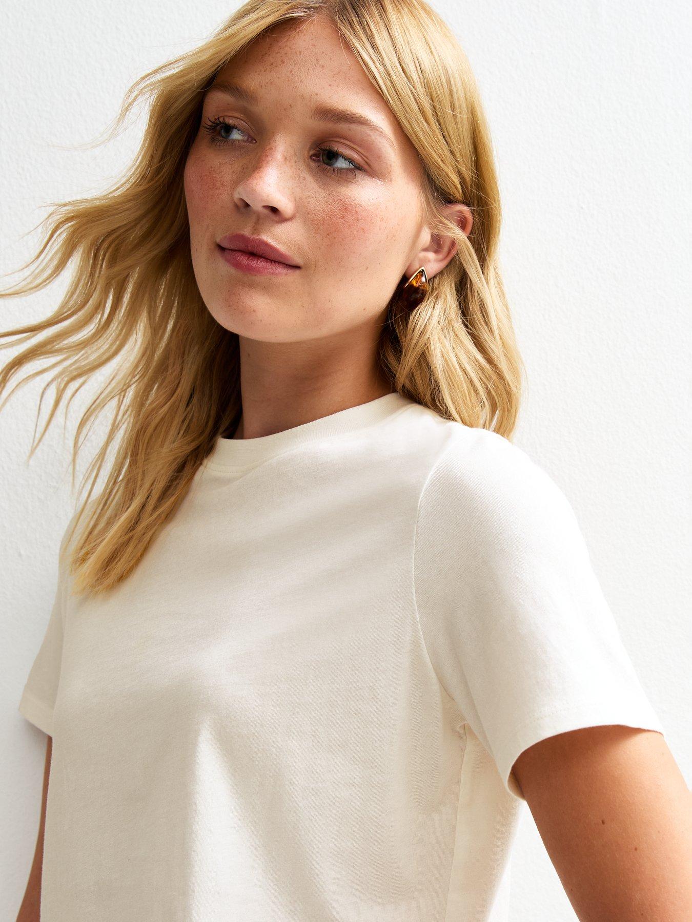 Image 4 of 4 of New Look Relaxed T-Shirt &nbsp;- Cream