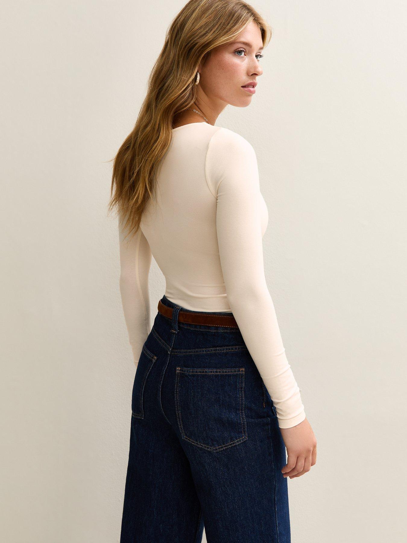 Image 2 of 5 of New Look V-neck Long Sleeve Bodysuit - Cream