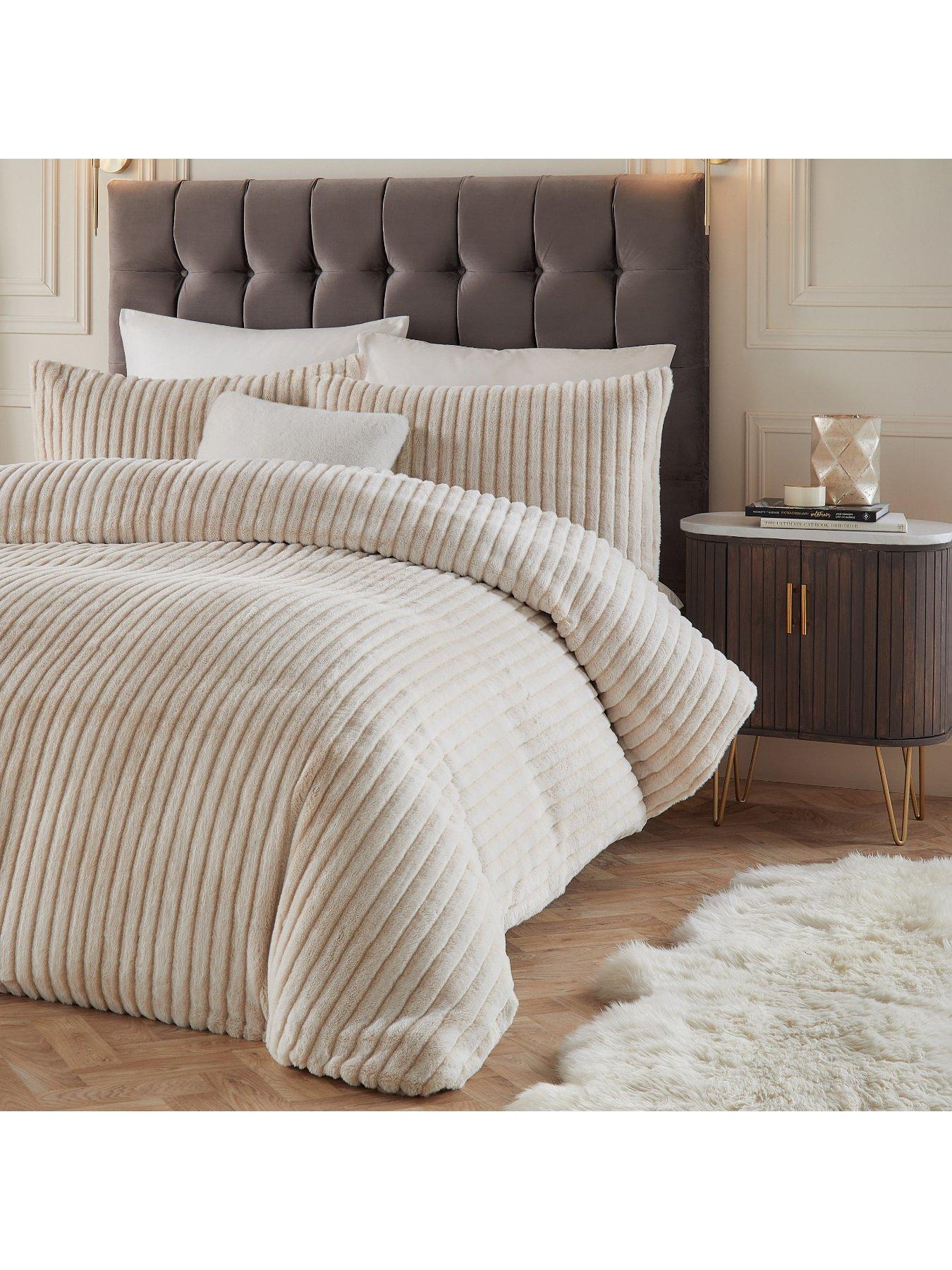 Image 3 of 3 of Paoletti Alpine Duvet Set Champagne