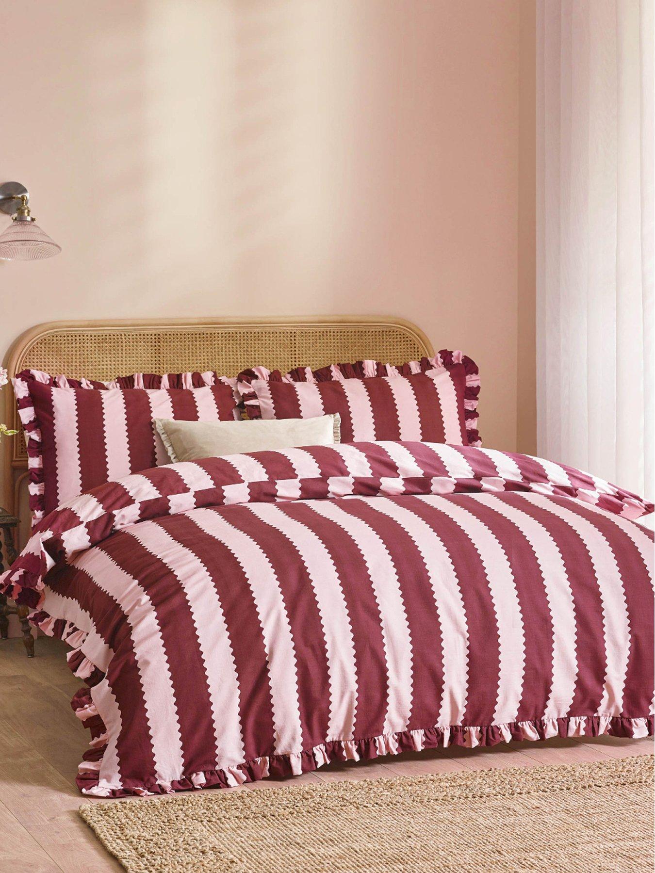 wylder-birdiestripe-duvet-set-burgundyblossom