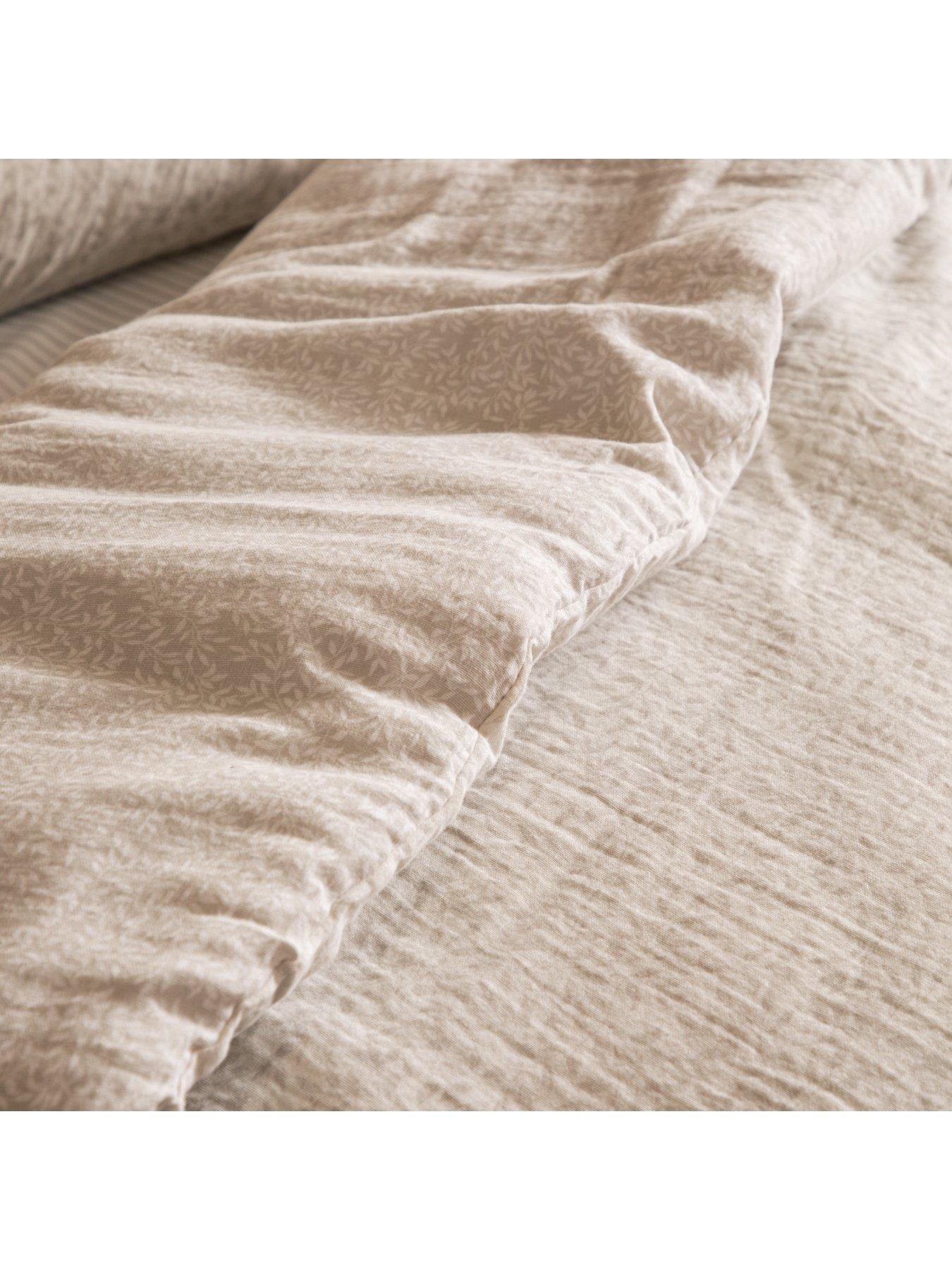 Image 3 of 6 of Yard Perrieleaf Duvet Set Natural